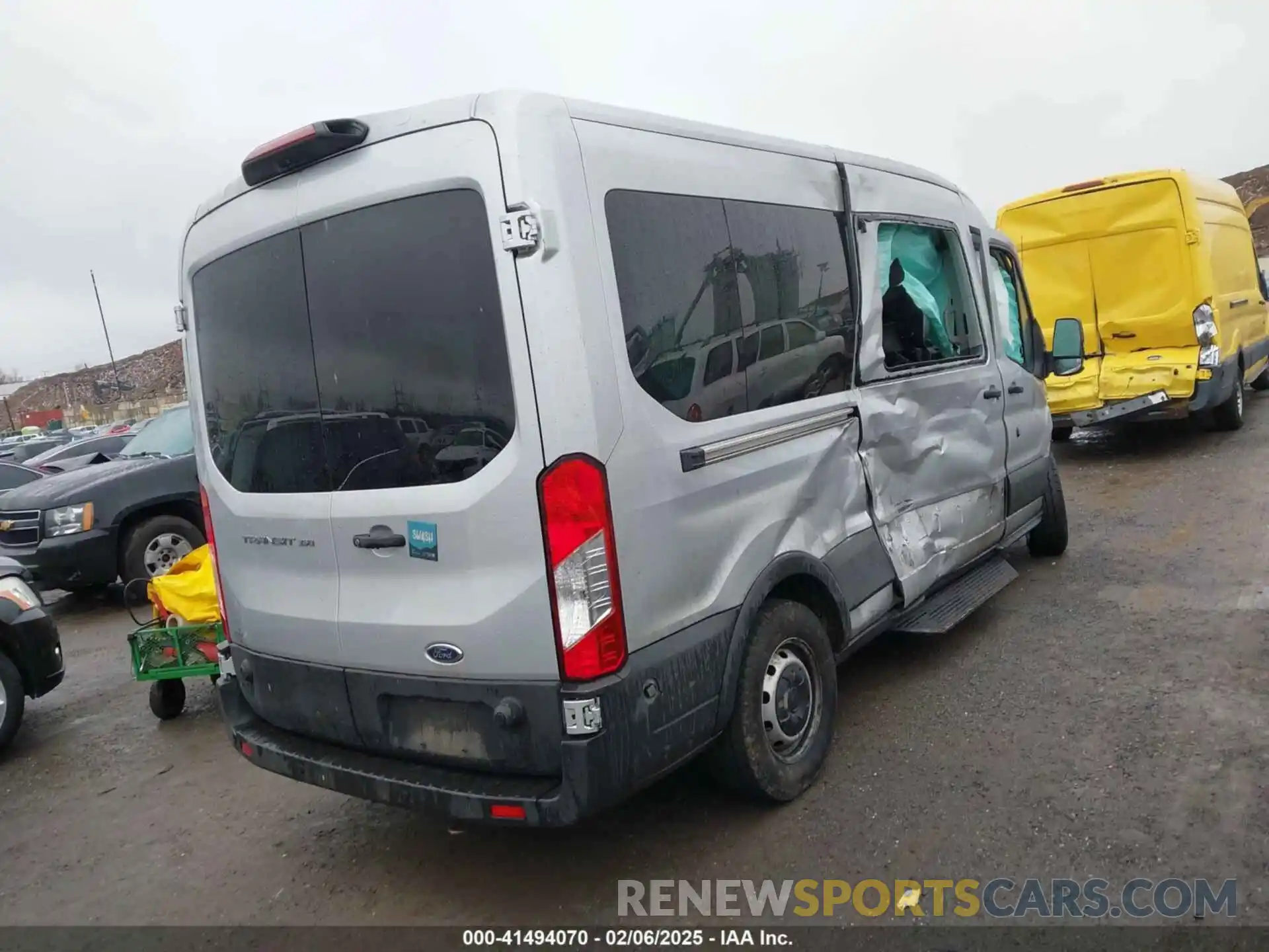 4 Photograph of a damaged car 1FBAX2CM0KKA73861 FORD TRANSIT-350 2019