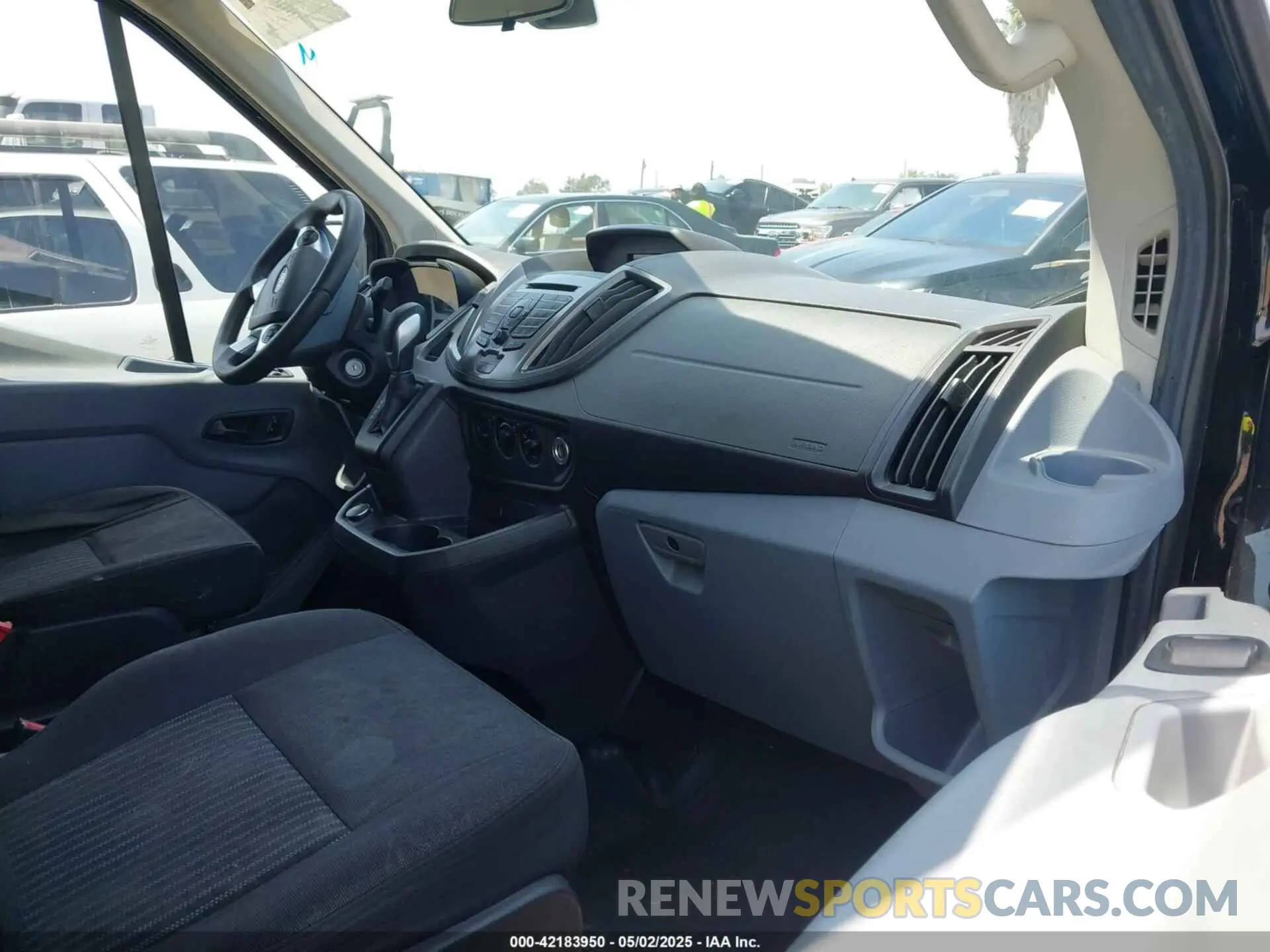 5 Photograph of a damaged car 1FBAX2CM2KKB46082 FORD TRANSIT-350 2019
