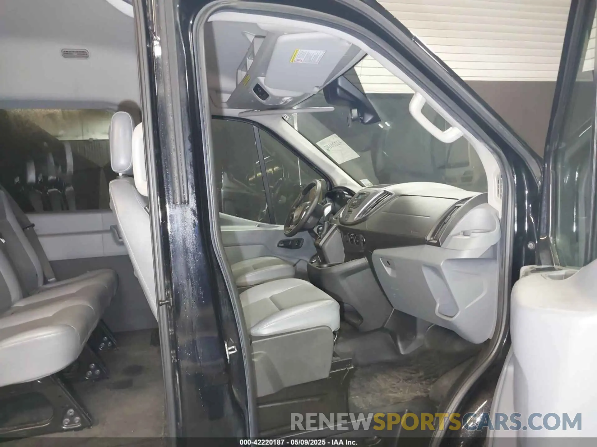5 Photograph of a damaged car 1FBAX2CM7KKA64803 FORD TRANSIT-350 2019