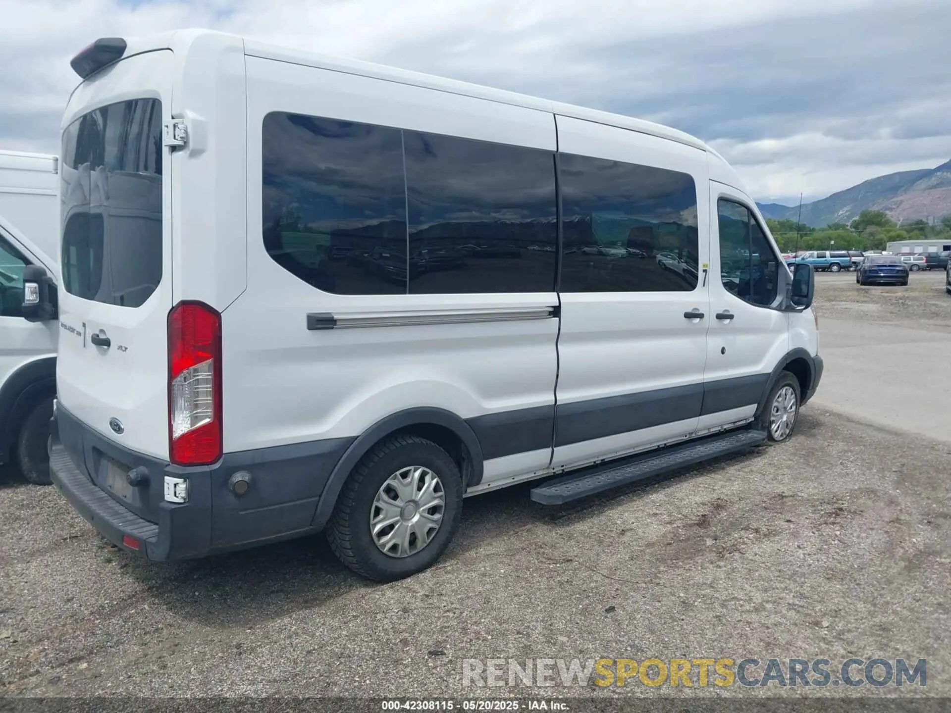 4 Photograph of a damaged car 1FBAX2CM9KKA36176 FORD TRANSIT-350 2019