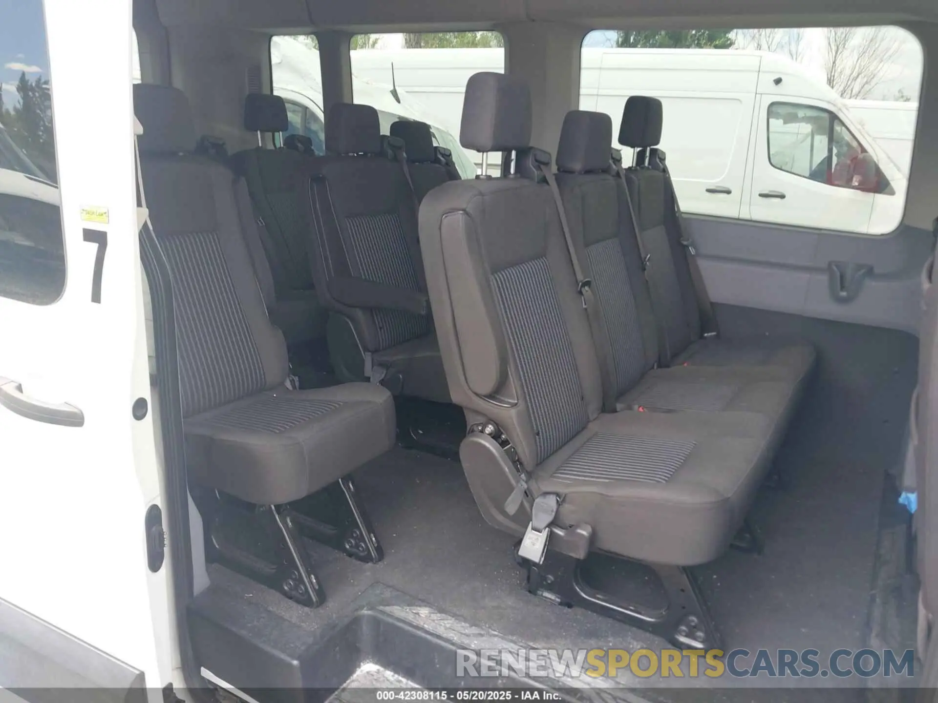8 Photograph of a damaged car 1FBAX2CM9KKA36176 FORD TRANSIT-350 2019