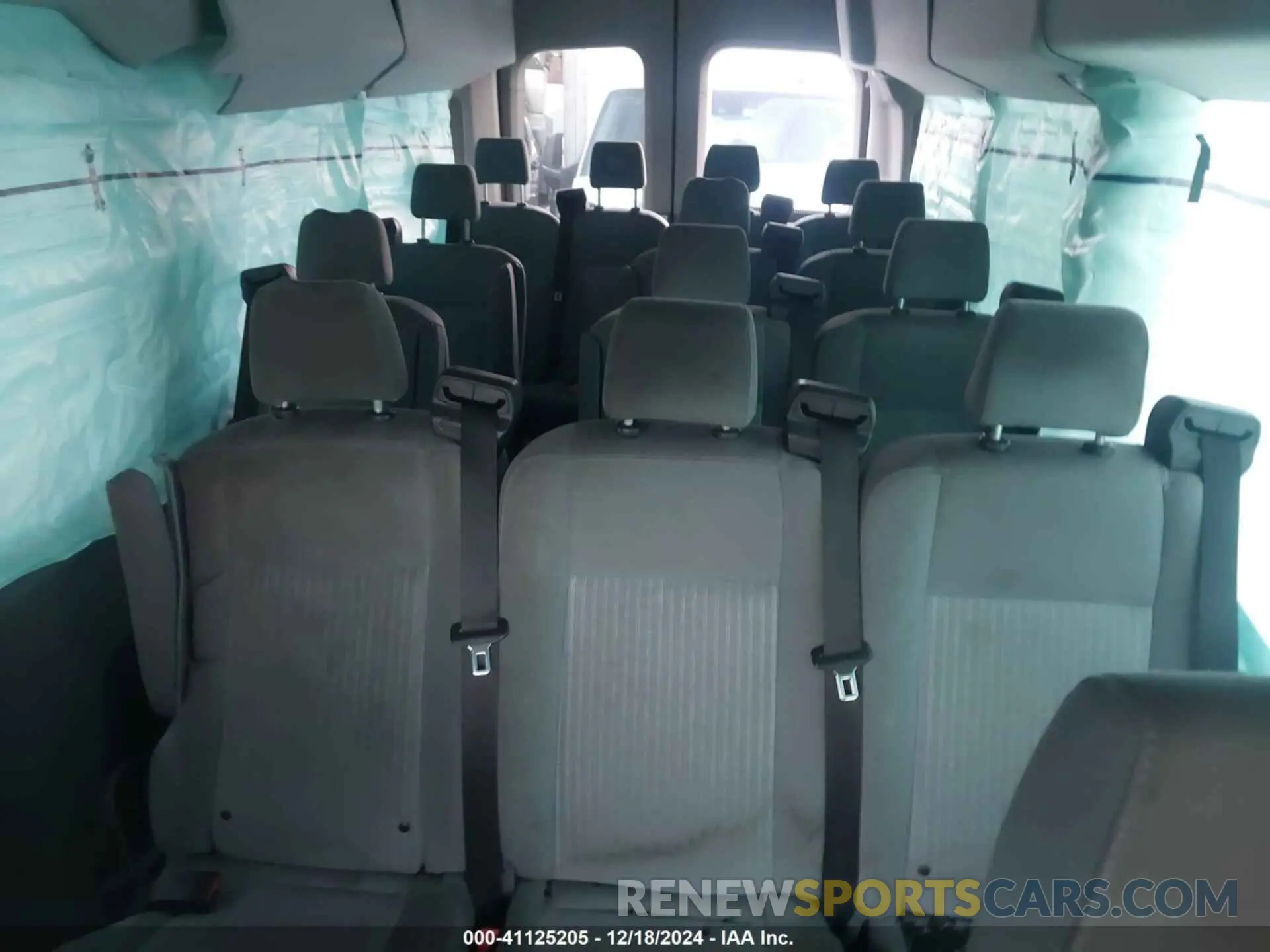 7 Photograph of a damaged car 1FBVU4XM8KKB66885 FORD TRANSIT-350 2019