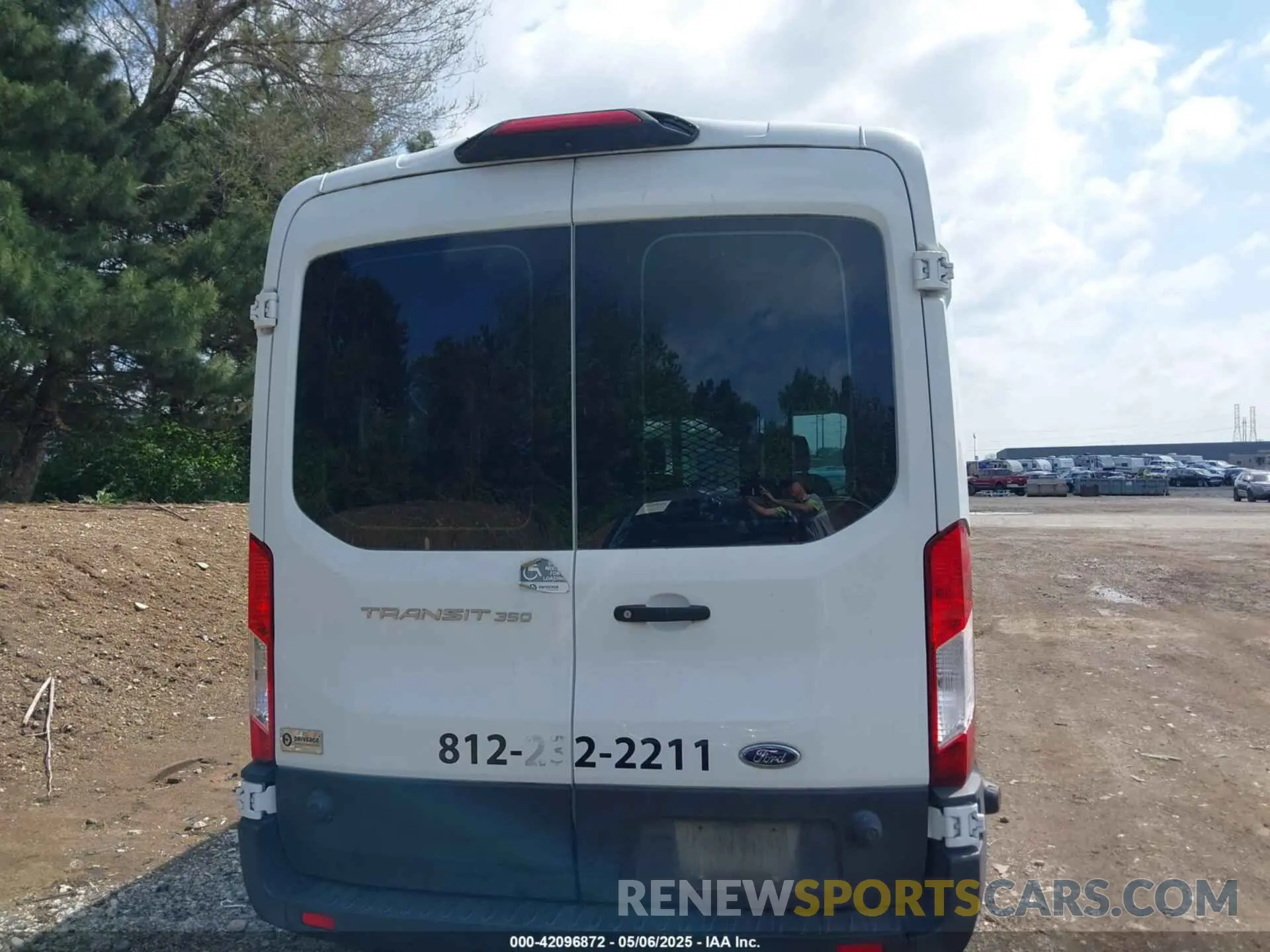 16 Photograph of a damaged car 1FBZX2CM5KKB87115 FORD TRANSIT-350 2019