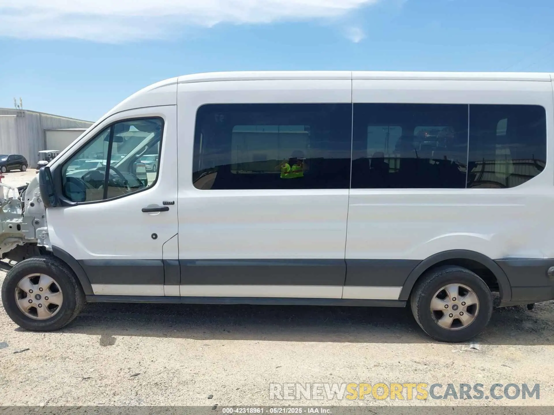 15 Photograph of a damaged car 1FBZX2CM6KKA99660 FORD TRANSIT-350 2019