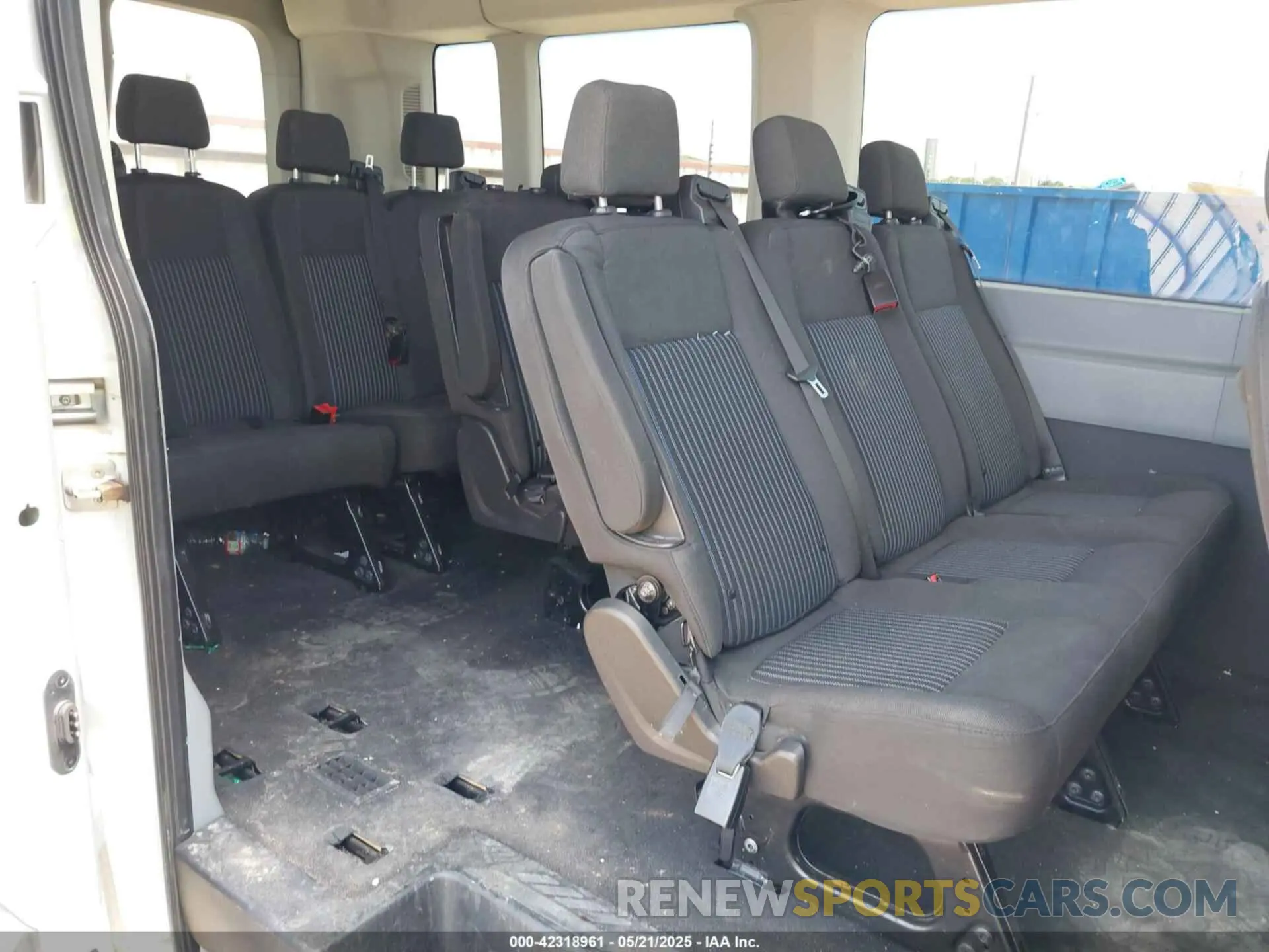 8 Photograph of a damaged car 1FBZX2CM6KKA99660 FORD TRANSIT-350 2019