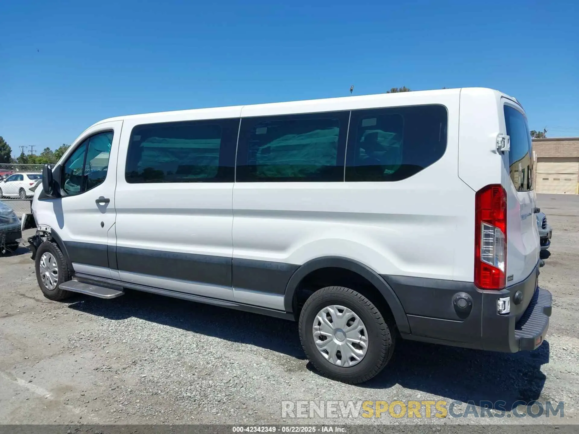 15 Photograph of a damaged car 1FBZX2YM2KKA61349 FORD TRANSIT-350 2019