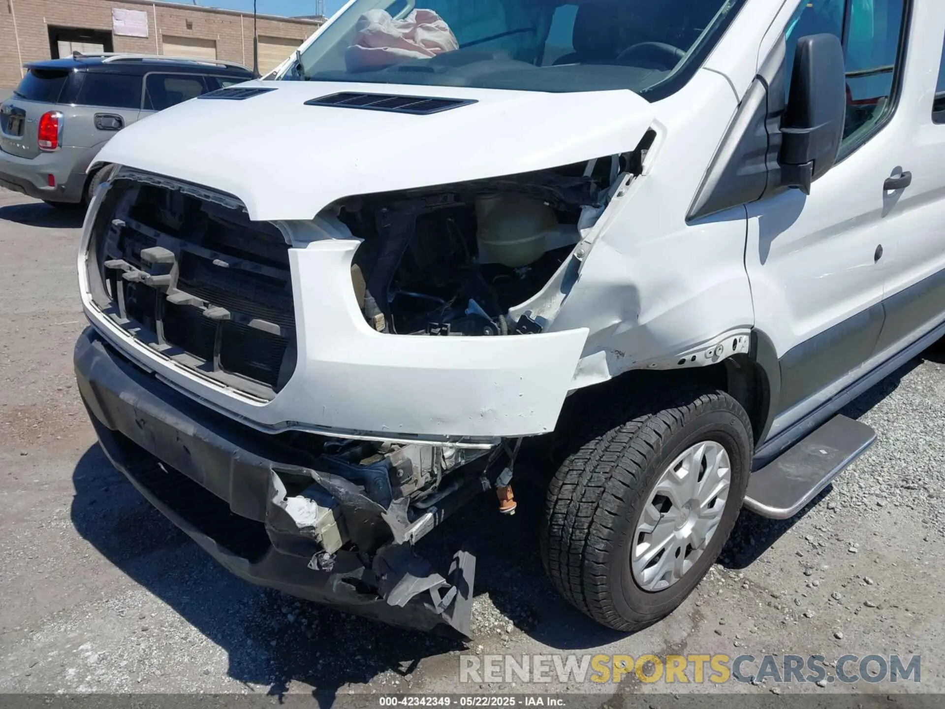 6 Photograph of a damaged car 1FBZX2YM2KKA61349 FORD TRANSIT-350 2019