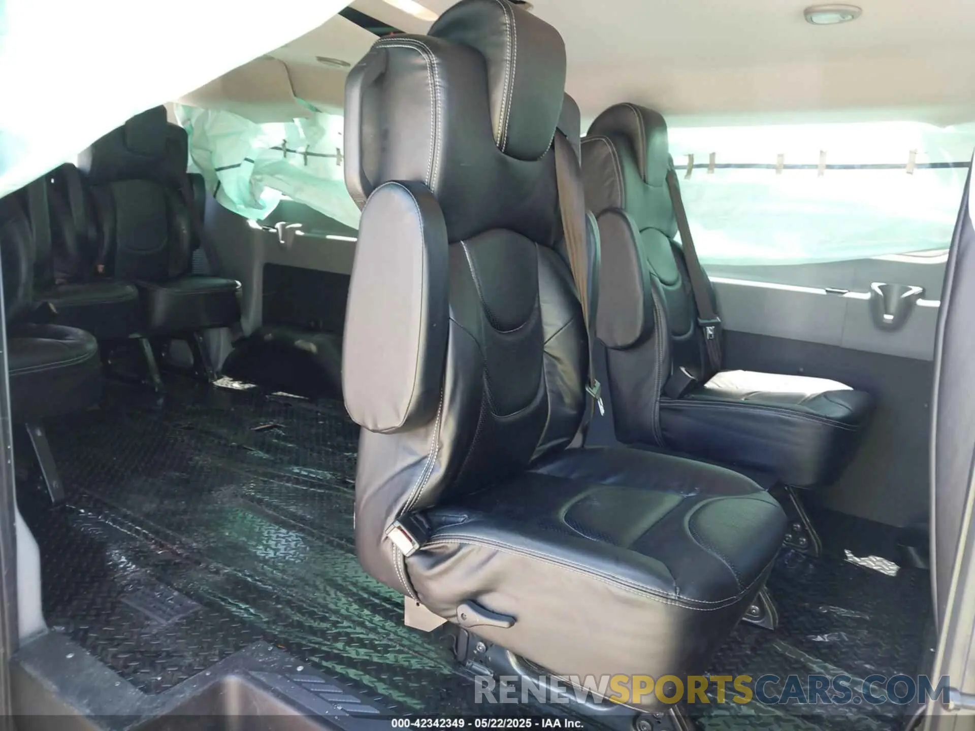 8 Photograph of a damaged car 1FBZX2YM2KKA61349 FORD TRANSIT-350 2019