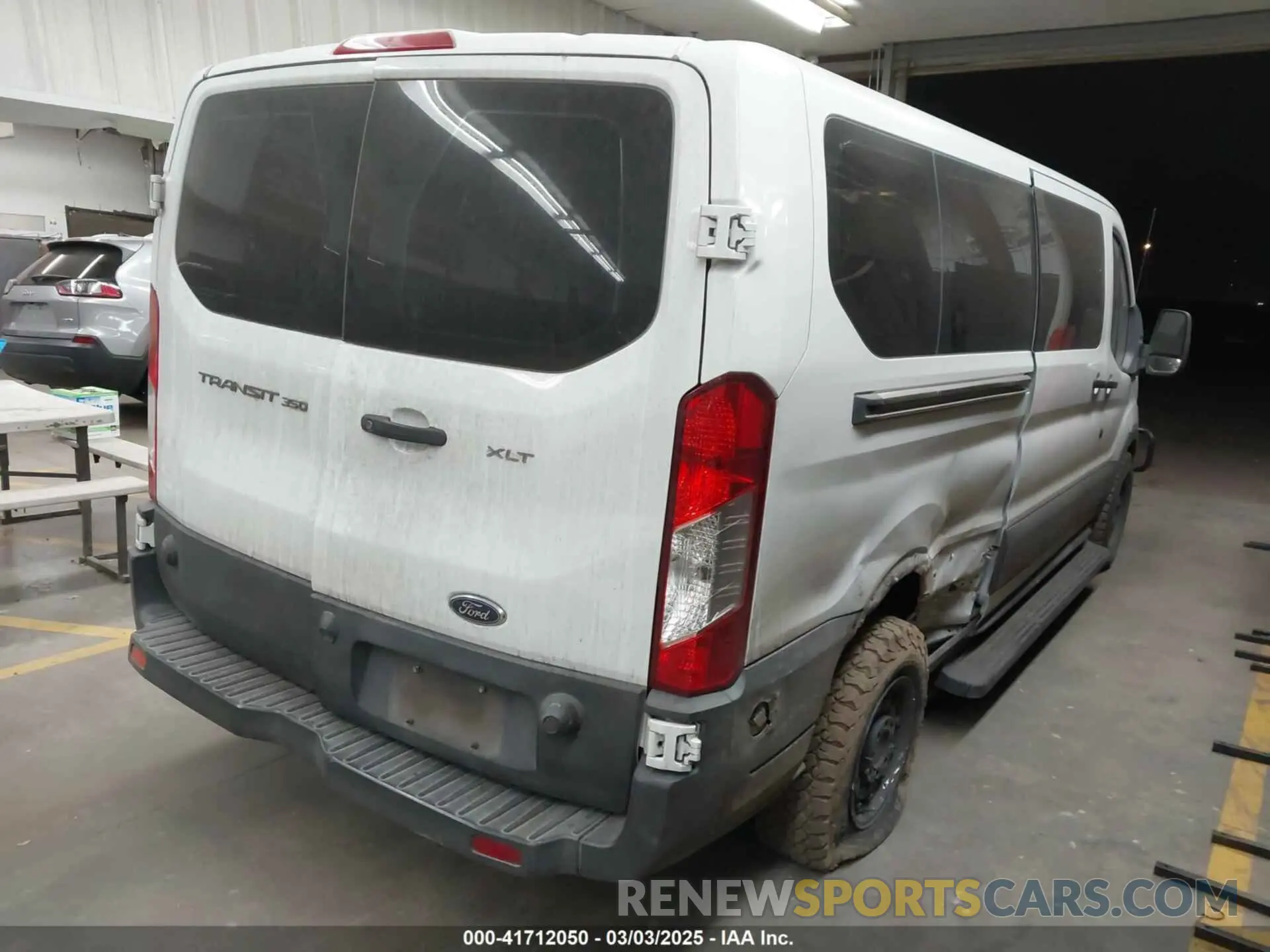 4 Photograph of a damaged car 1FBZX2YM6KKA75786 FORD TRANSIT-350 2019