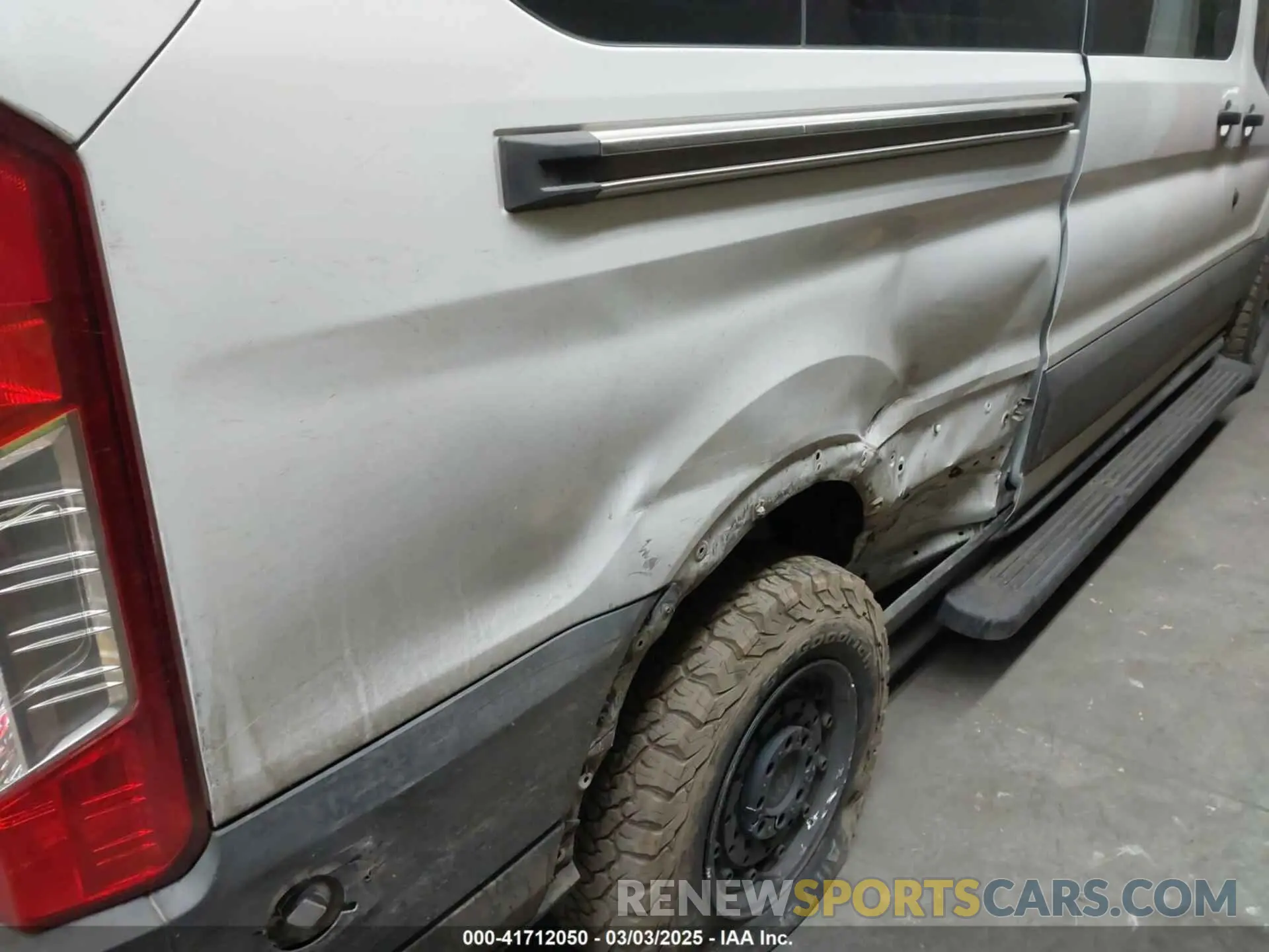 6 Photograph of a damaged car 1FBZX2YM6KKA75786 FORD TRANSIT-350 2019