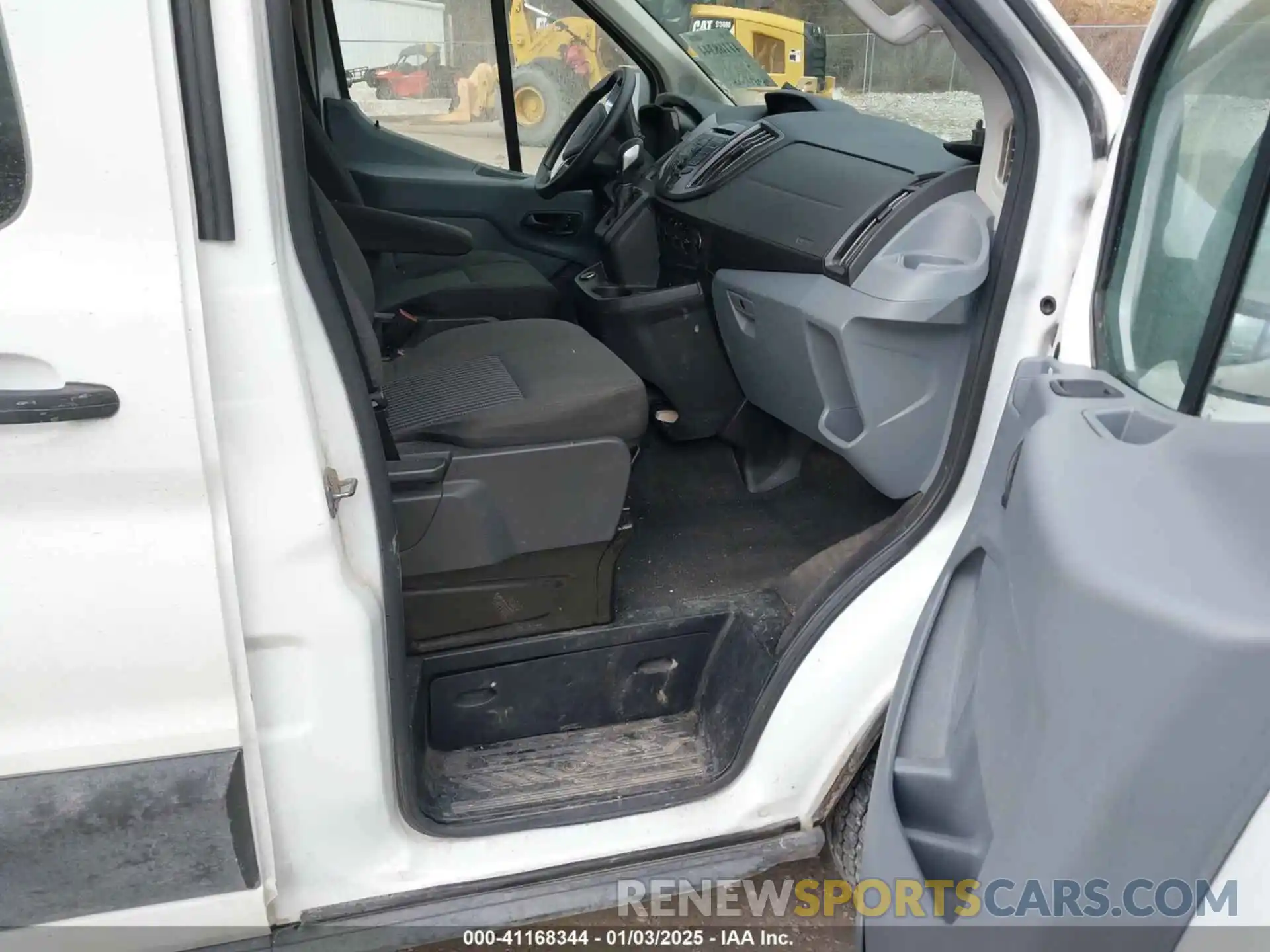 5 Photograph of a damaged car 1FBZX2YM8KKA31871 FORD TRANSIT-350 2019