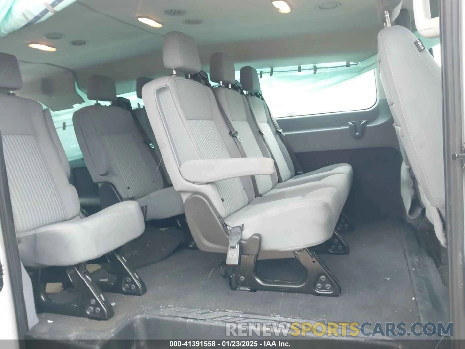 8 Photograph of a damaged car 1FBZX2YM8KKA48539 FORD TRANSIT-350 2019