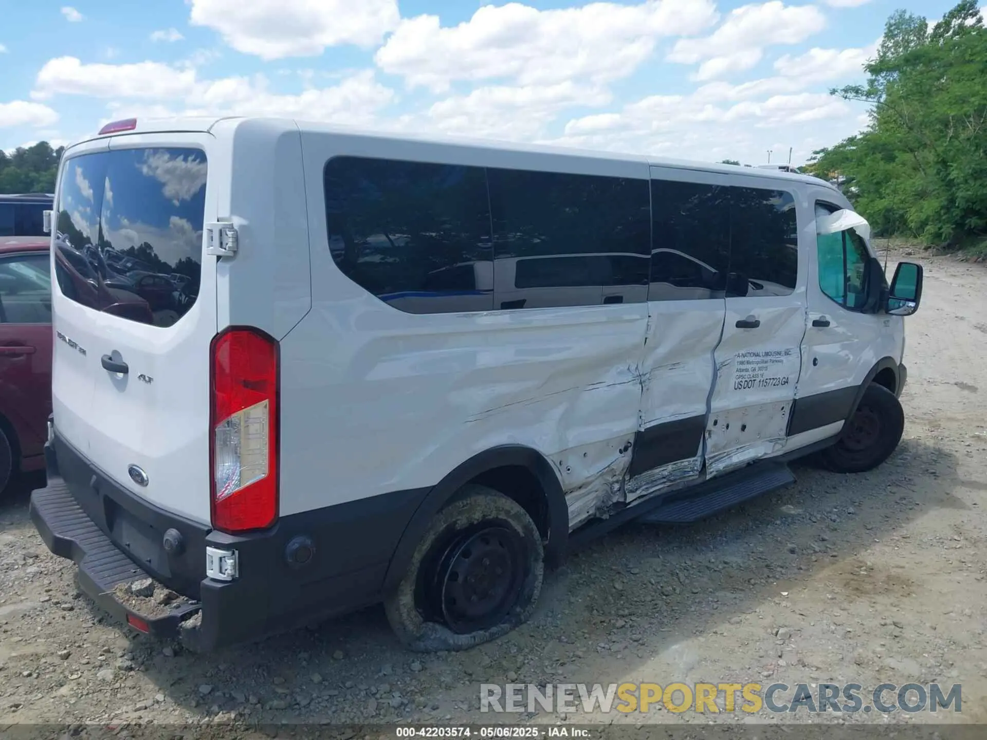 13 Photograph of a damaged car 1FBZX2ZM2KKB12170 FORD TRANSIT-350 2019