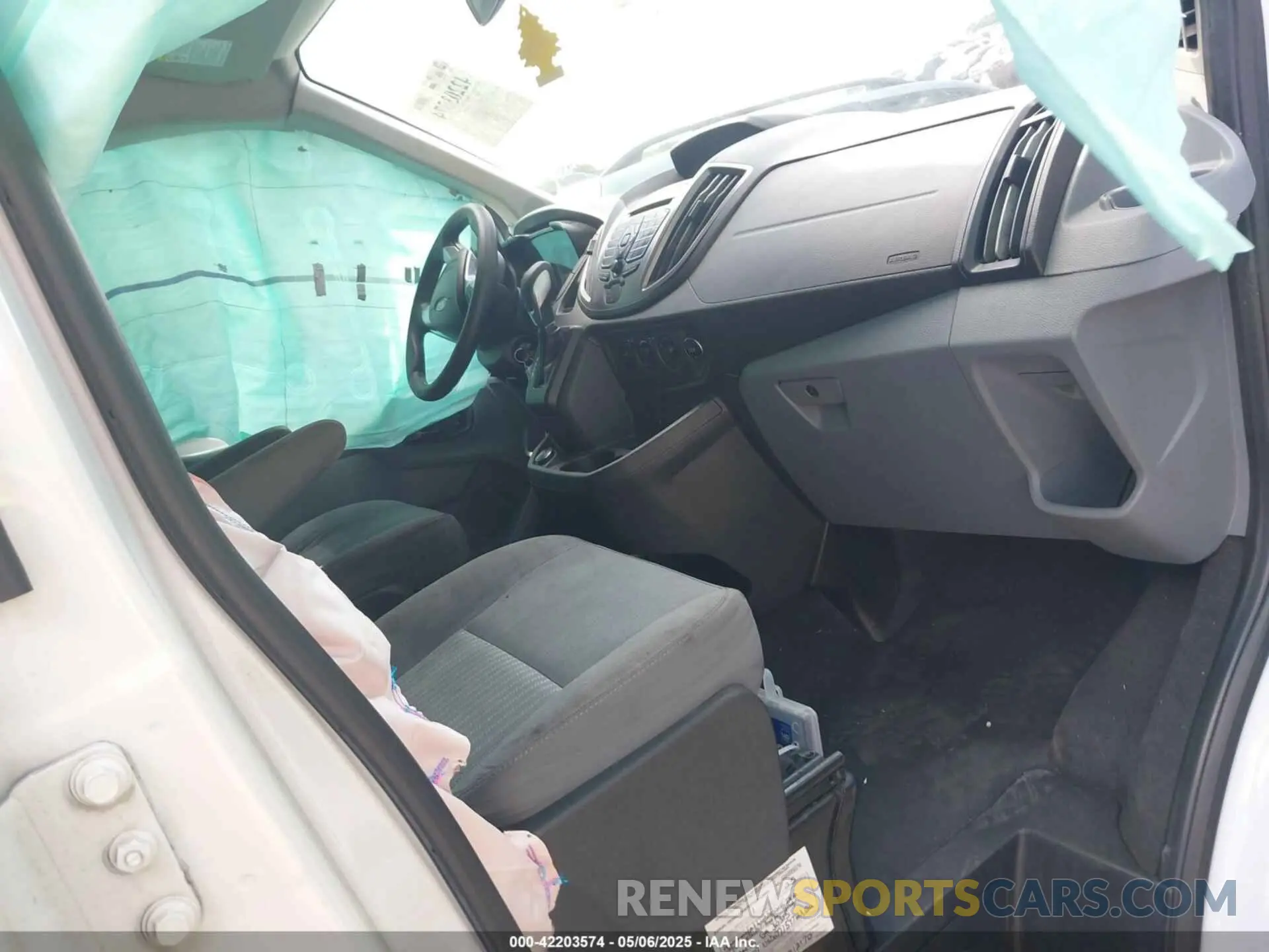 5 Photograph of a damaged car 1FBZX2ZM2KKB12170 FORD TRANSIT-350 2019