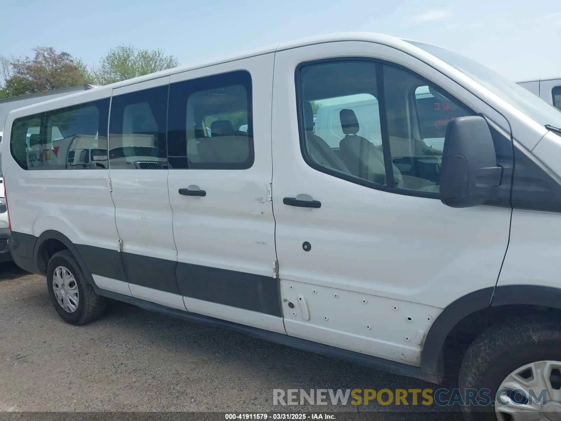 13 Photograph of a damaged car 1FBZX2ZM2KKB65886 FORD TRANSIT-350 2019
