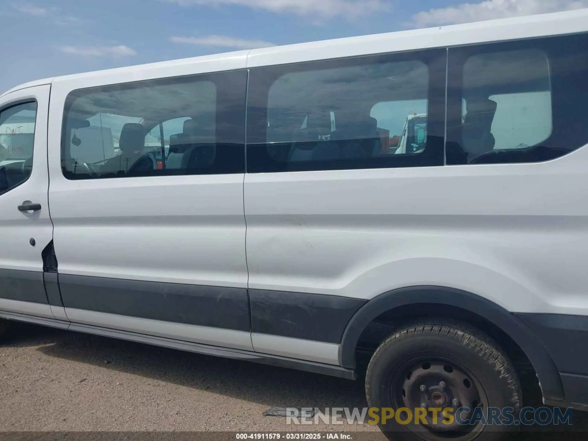 14 Photograph of a damaged car 1FBZX2ZM2KKB65886 FORD TRANSIT-350 2019