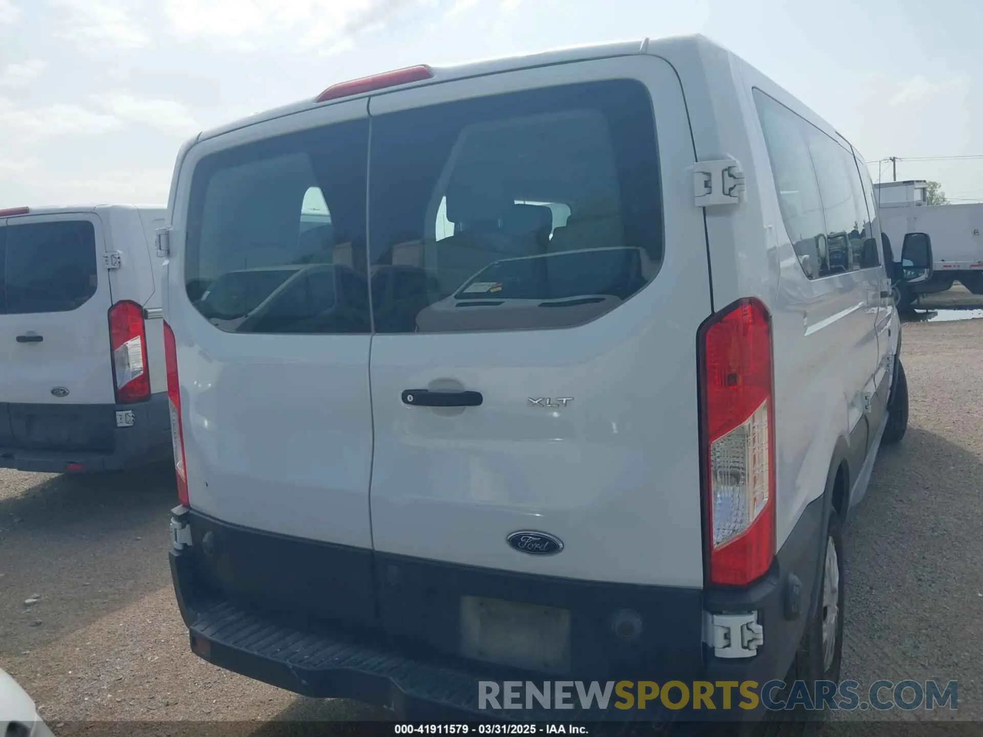 16 Photograph of a damaged car 1FBZX2ZM2KKB65886 FORD TRANSIT-350 2019