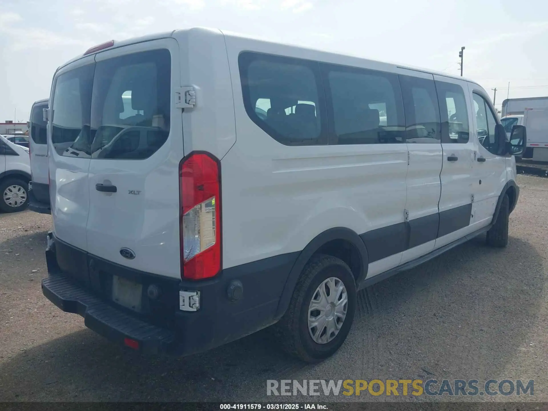 4 Photograph of a damaged car 1FBZX2ZM2KKB65886 FORD TRANSIT-350 2019