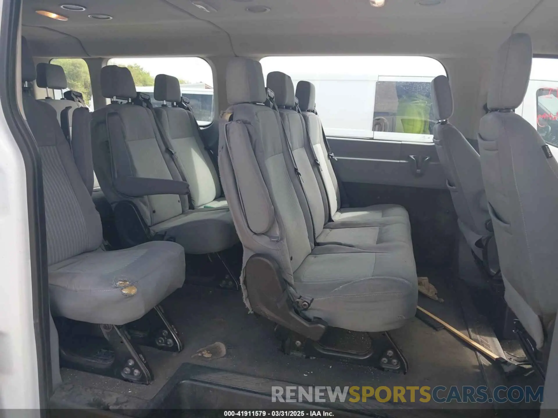8 Photograph of a damaged car 1FBZX2ZM2KKB65886 FORD TRANSIT-350 2019