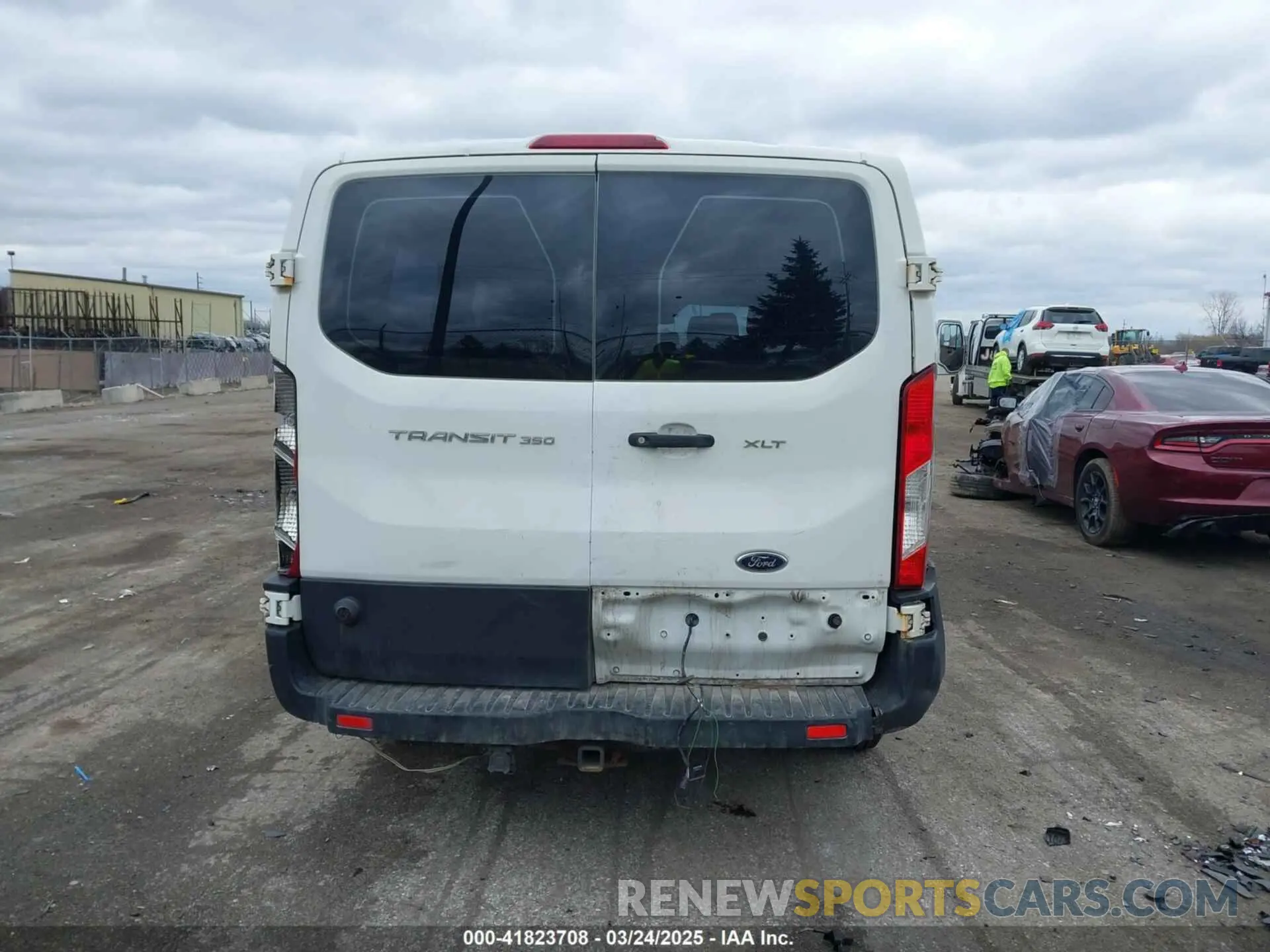 16 Photograph of a damaged car 1FBZX2ZM7KKA47090 FORD TRANSIT-350 2019