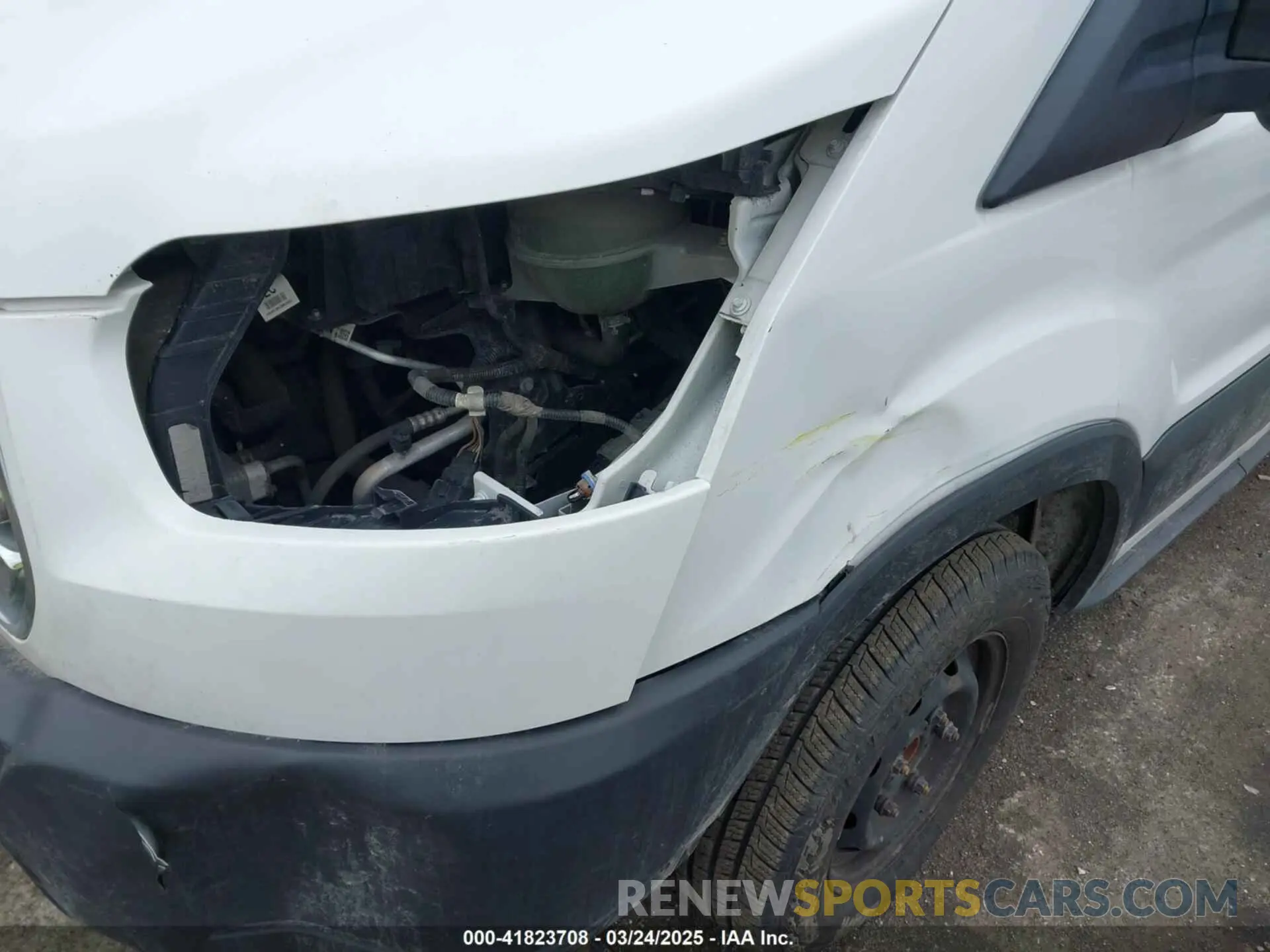 18 Photograph of a damaged car 1FBZX2ZM7KKA47090 FORD TRANSIT-350 2019
