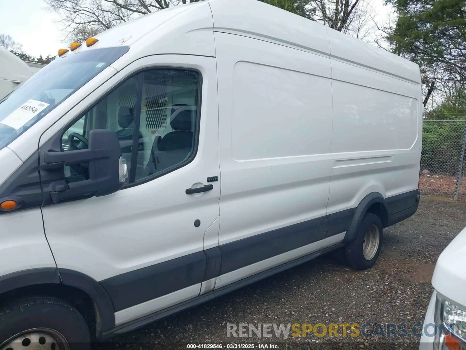 14 Photograph of a damaged car 1FTBF4XG4KKB77787 FORD TRANSIT-350 2019