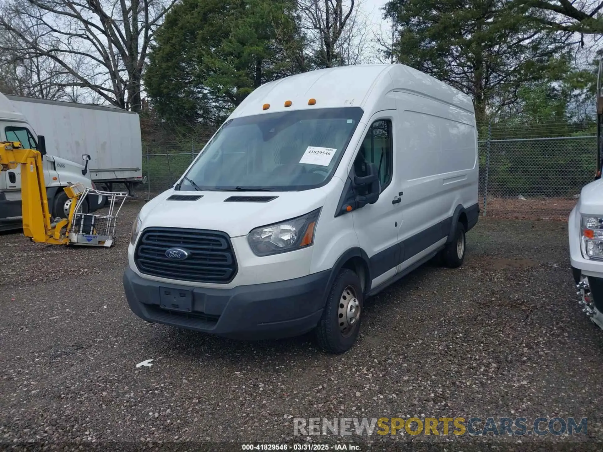 2 Photograph of a damaged car 1FTBF4XG4KKB77787 FORD TRANSIT-350 2019