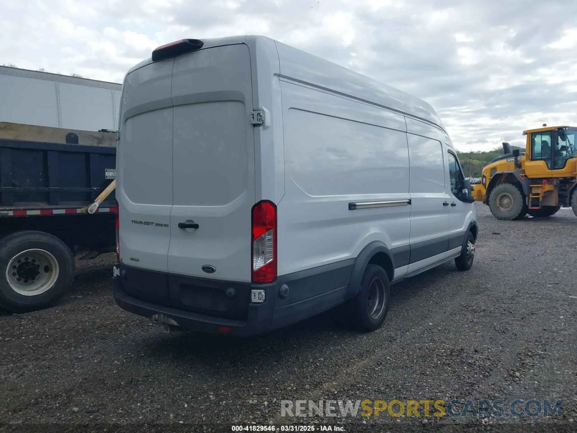 4 Photograph of a damaged car 1FTBF4XG4KKB77787 FORD TRANSIT-350 2019