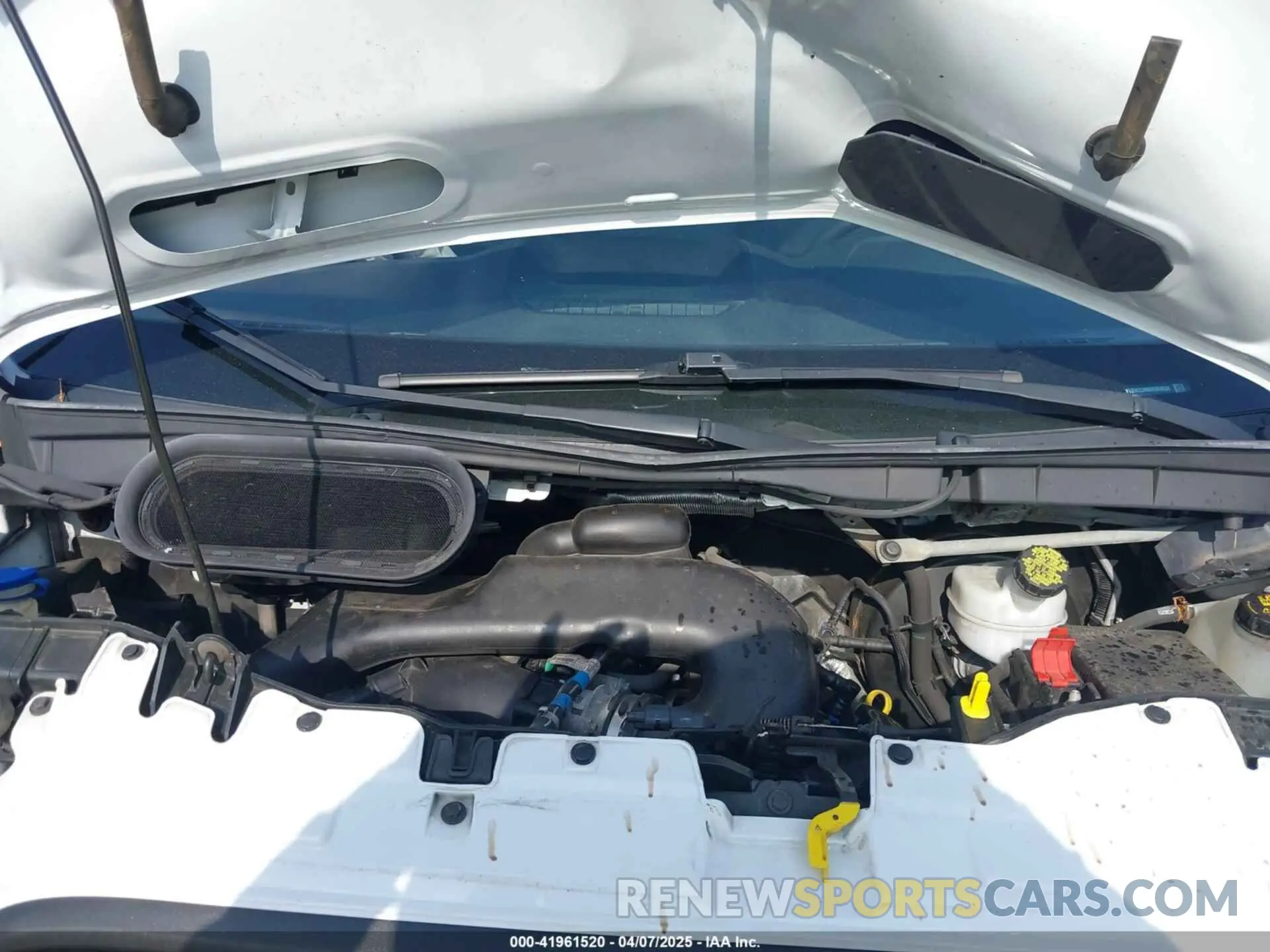 10 Photograph of a damaged car 1FTBW2CM0KKB59593 FORD TRANSIT-350 2019