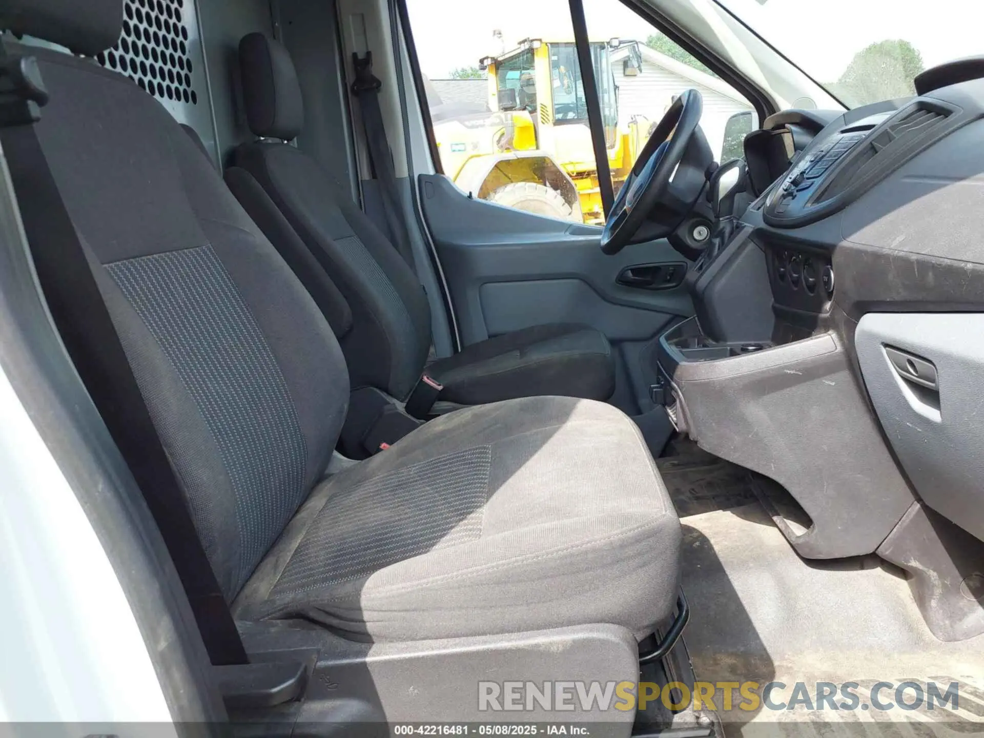 5 Photograph of a damaged car 1FTBW2CM1KKB80159 FORD TRANSIT-350 2019