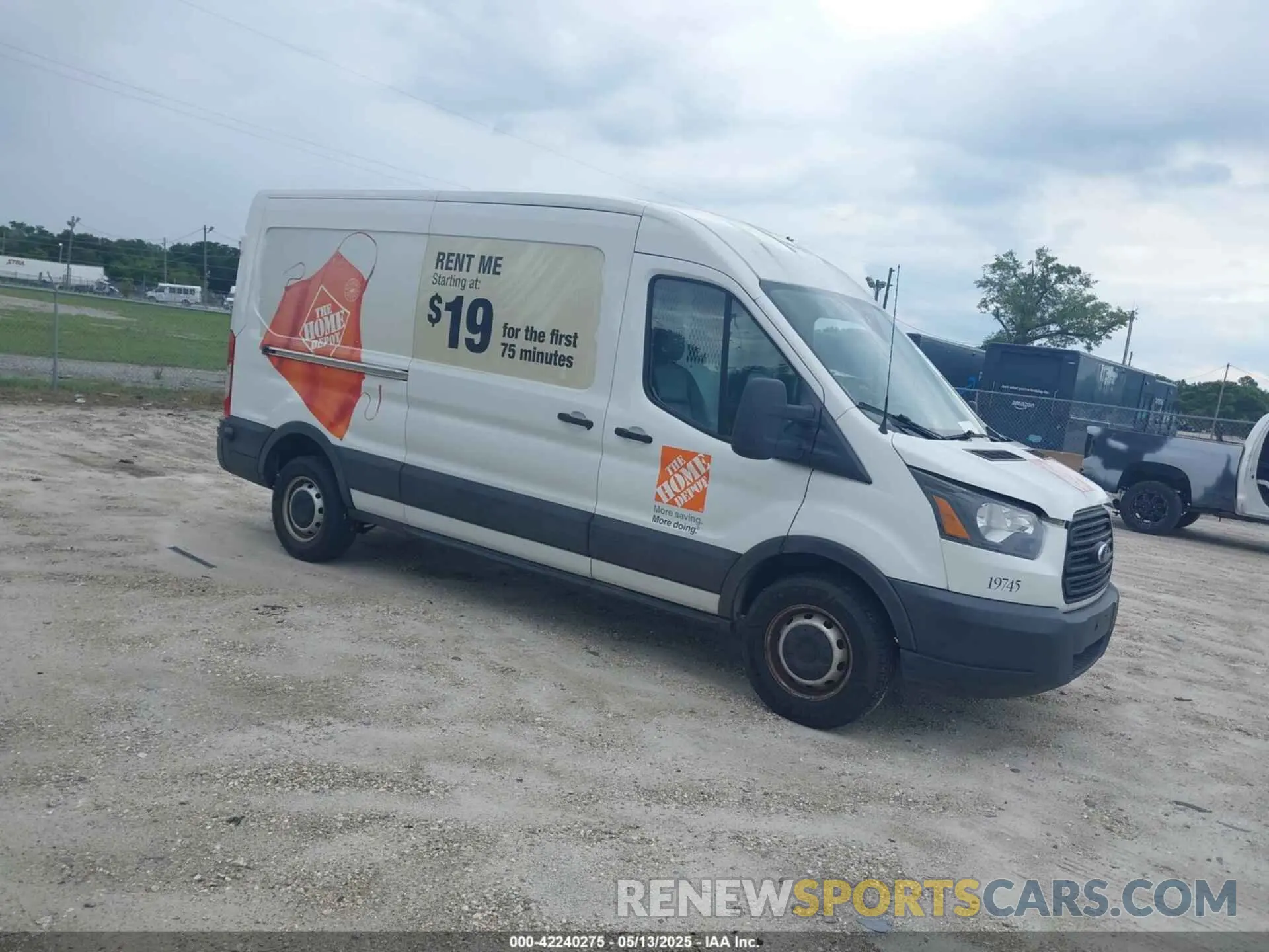 1 Photograph of a damaged car 1FTBW2CM3KKB73018 FORD TRANSIT-350 2019