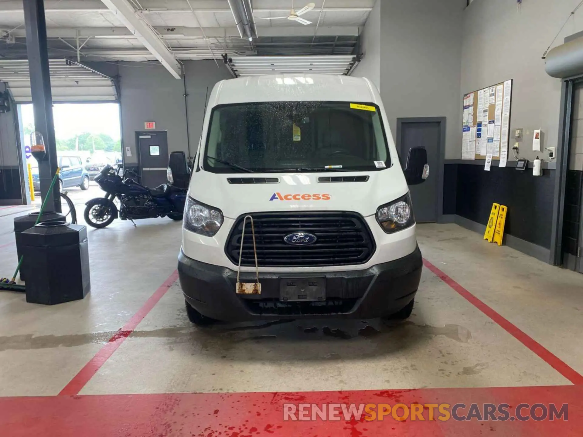 11 Photograph of a damaged car 1FTBW2CM4KKB86991 FORD TRANSIT-350 2019