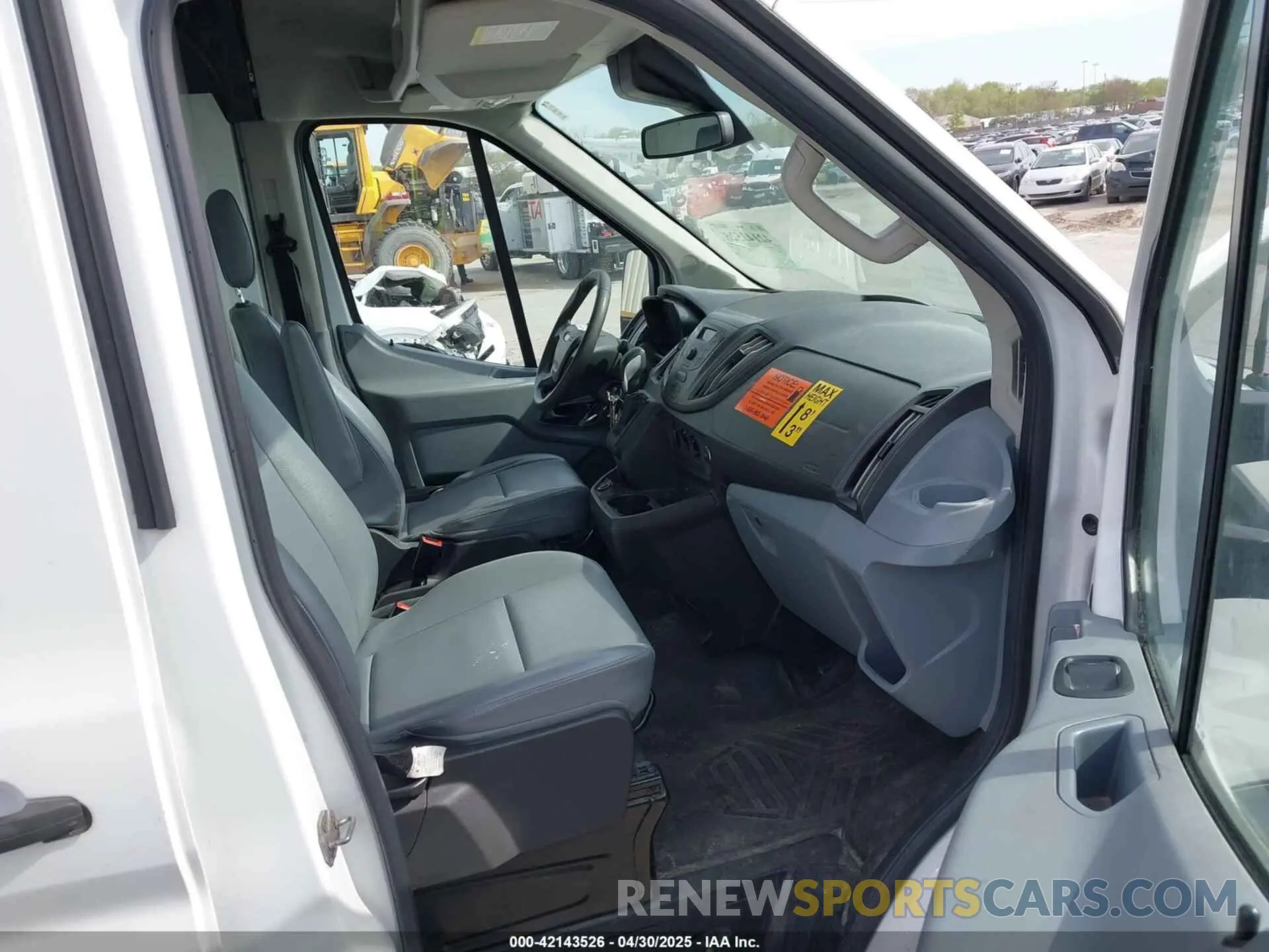 5 Photograph of a damaged car 1FTBW2CM6KKB73059 FORD TRANSIT-350 2019