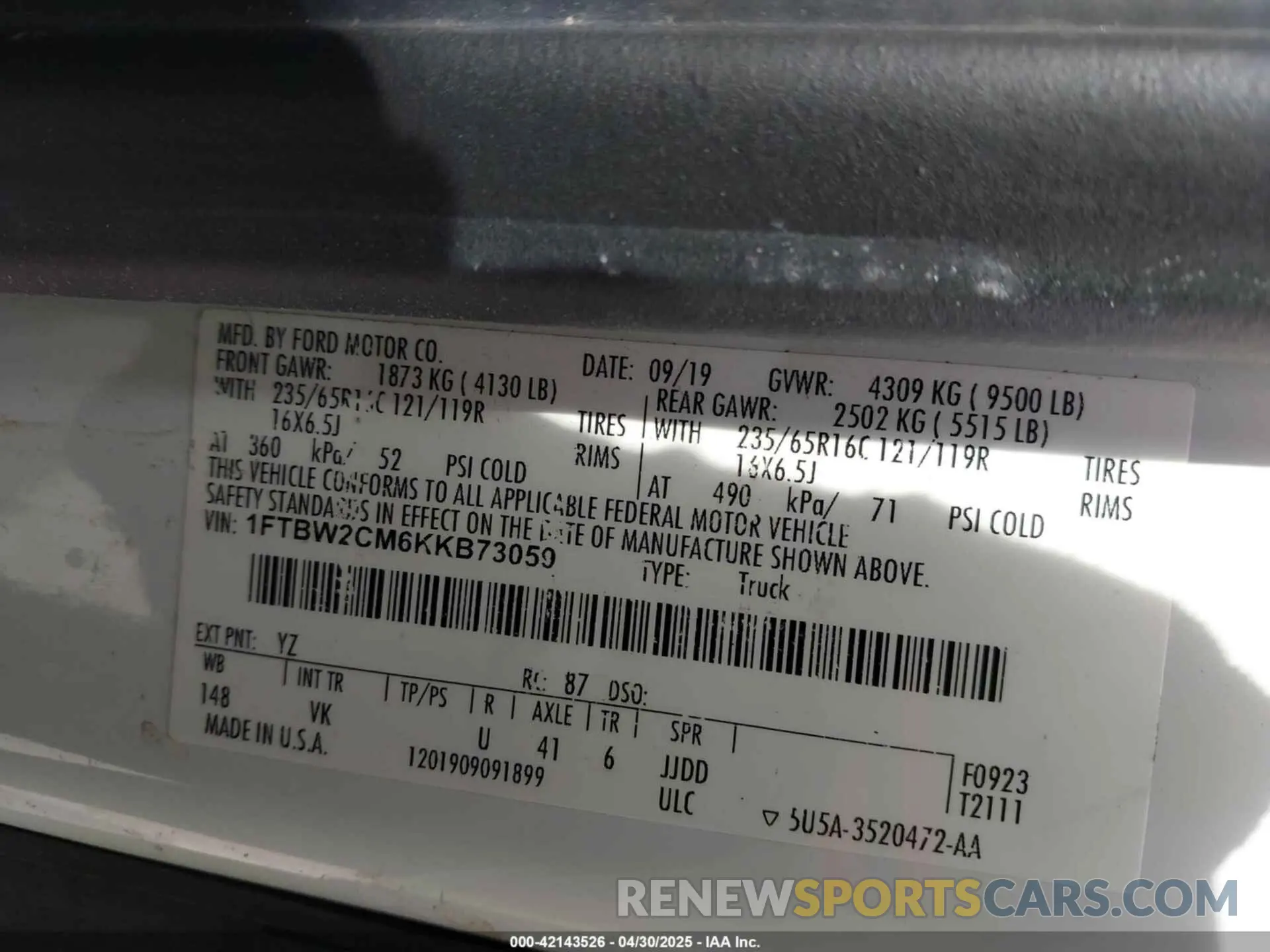 9 Photograph of a damaged car 1FTBW2CM6KKB73059 FORD TRANSIT-350 2019