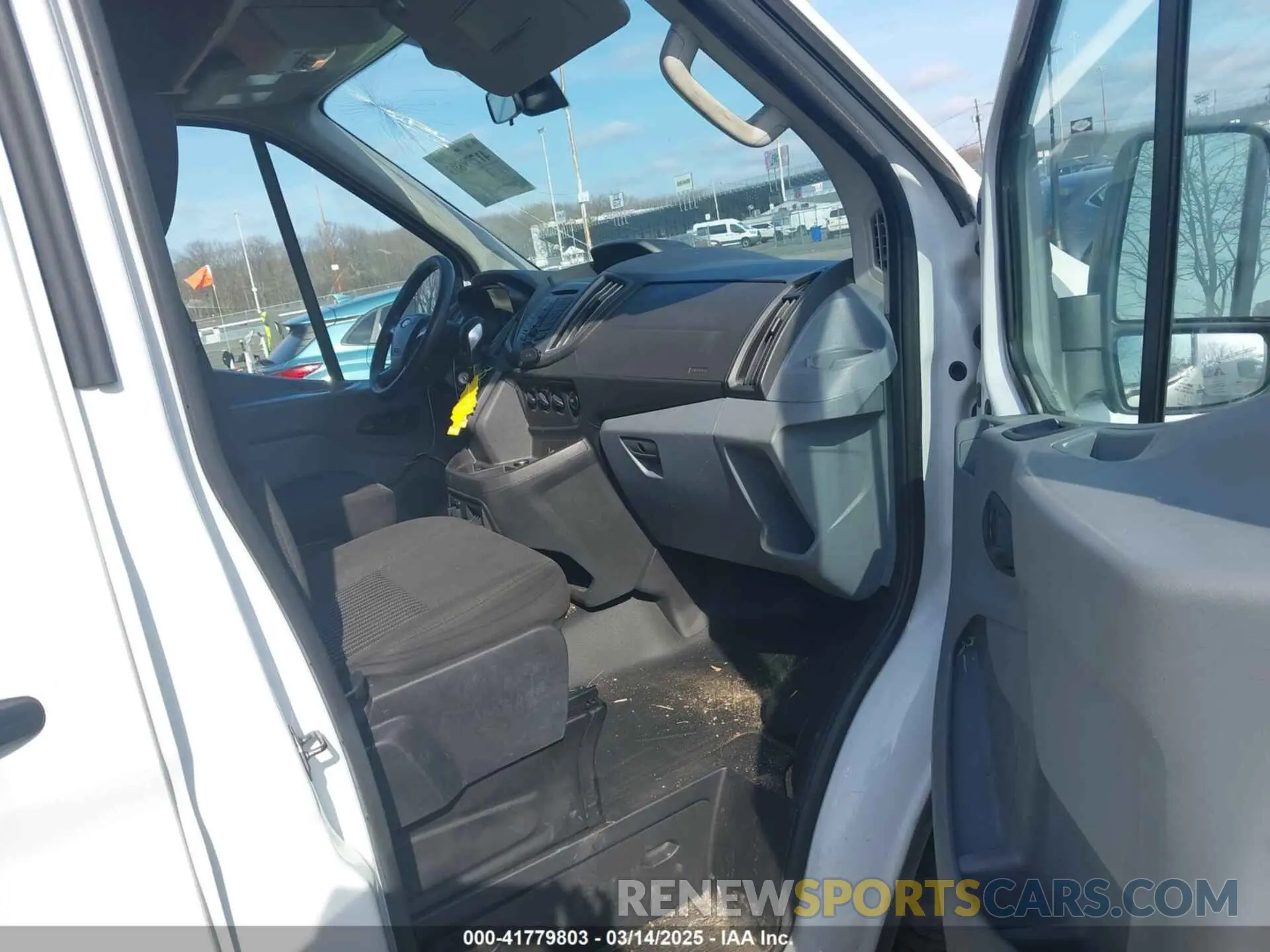 5 Photograph of a damaged car 1FTBW2CM7KKA69227 FORD TRANSIT-350 2019
