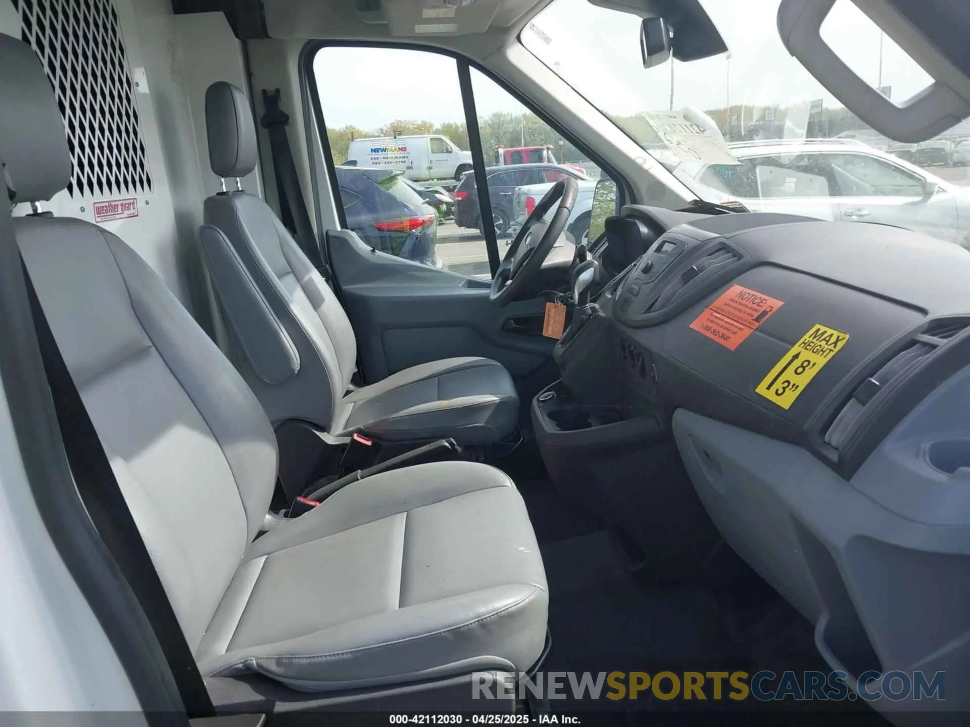 5 Photograph of a damaged car 1FTBW2CM8KKA50329 FORD TRANSIT-350 2019