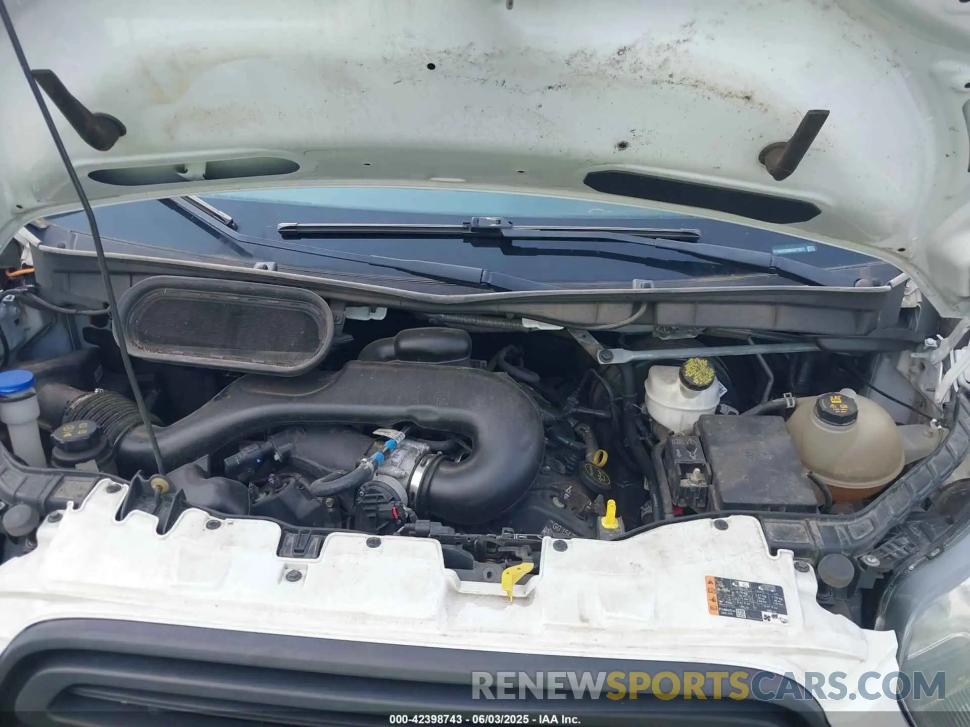 10 Photograph of a damaged car 1FTBW2CM8KKB73077 FORD TRANSIT-350 2019