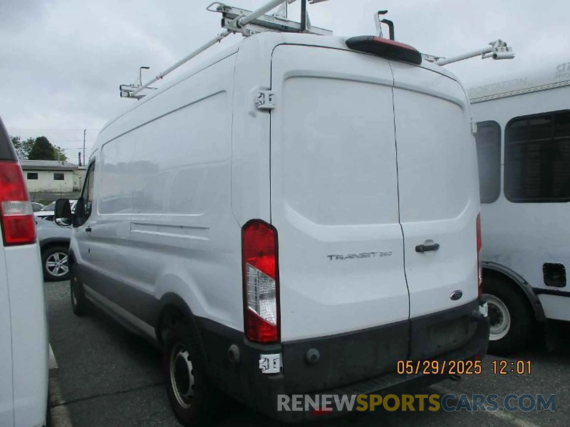 13 Photograph of a damaged car 1FTBW2CMXKKB07405 FORD TRANSIT-350 2019