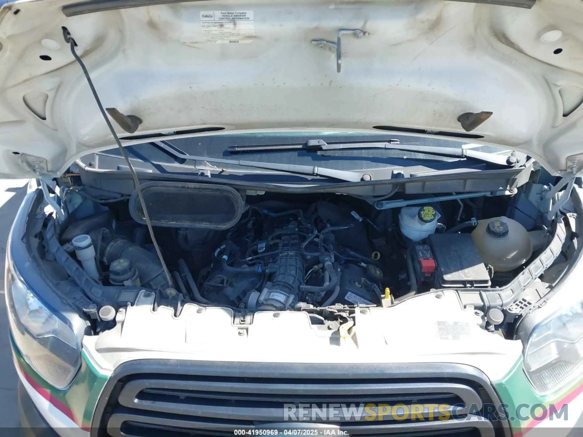 10 Photograph of a damaged car 1FTBW2YG9KKB79523 FORD TRANSIT-350 2019