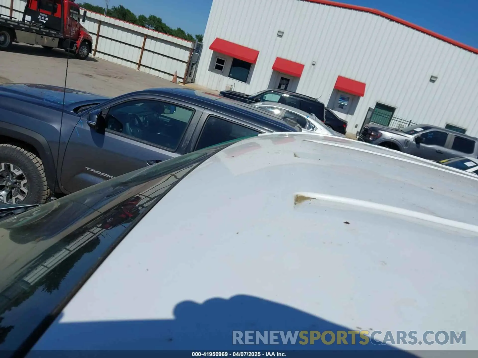 17 Photograph of a damaged car 1FTBW2YG9KKB79523 FORD TRANSIT-350 2019