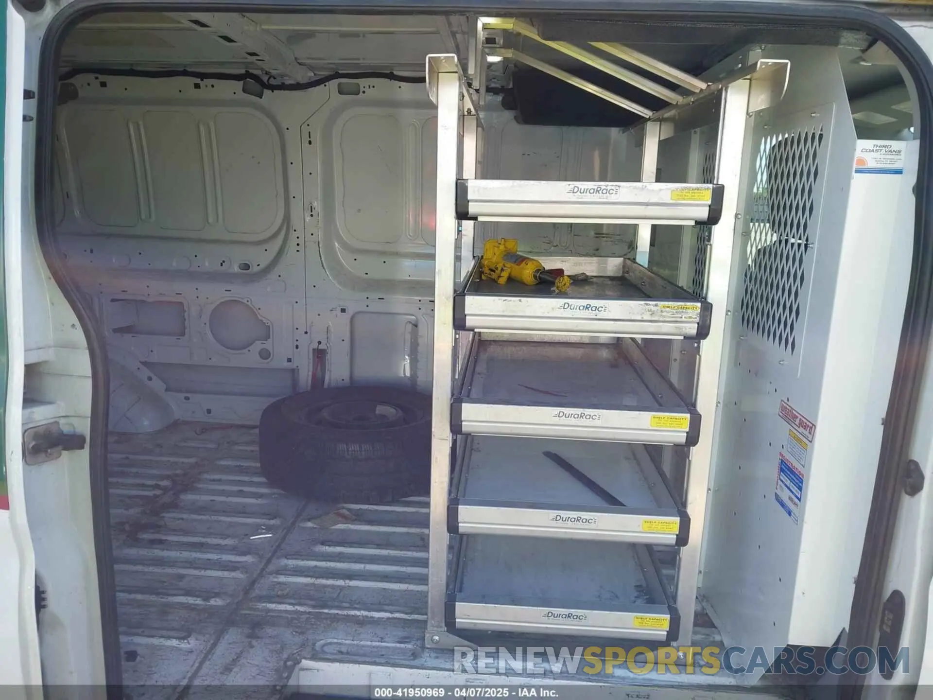 8 Photograph of a damaged car 1FTBW2YG9KKB79523 FORD TRANSIT-350 2019