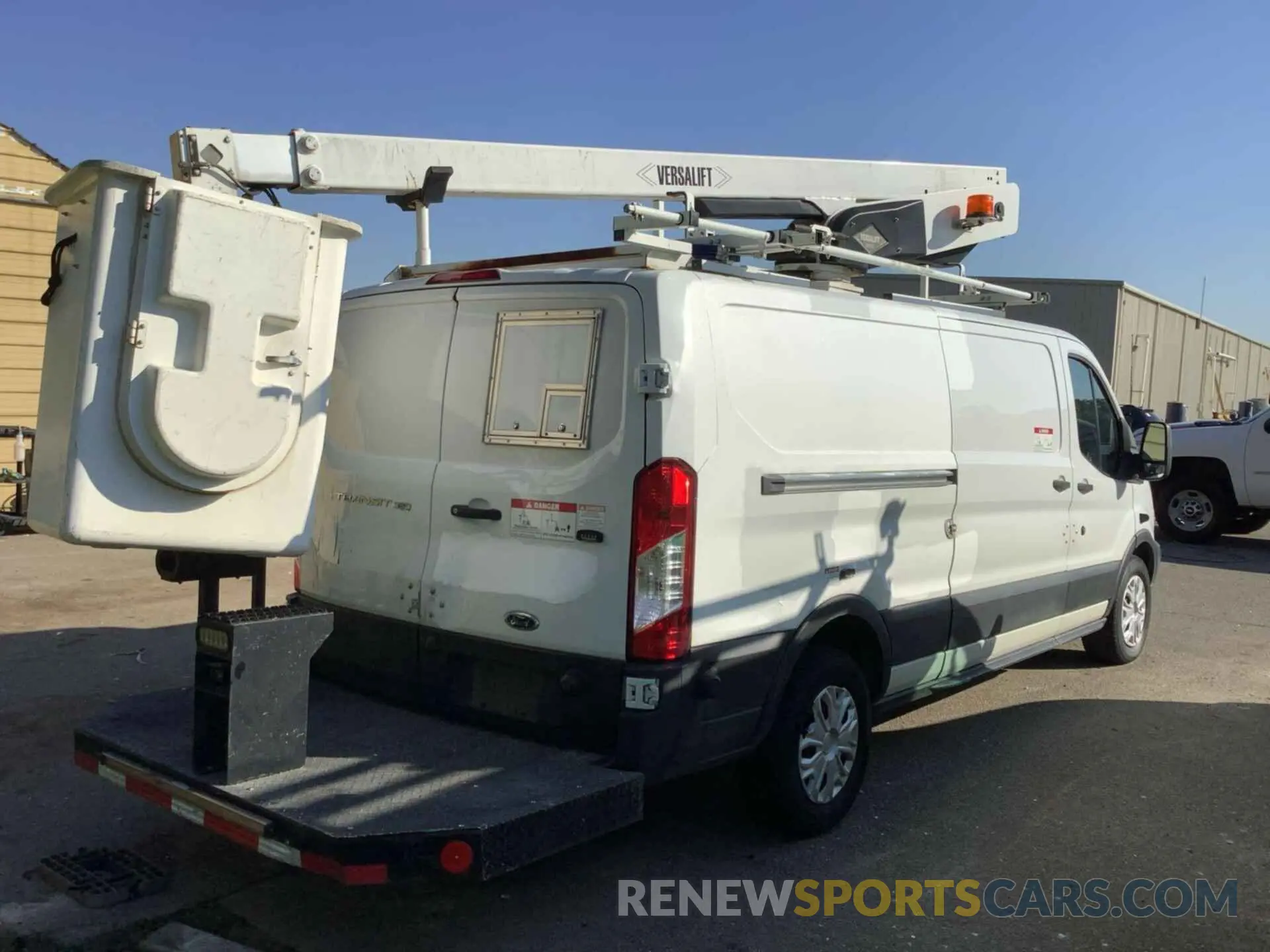 11 Photograph of a damaged car 1FTBW2YM1KKA29394 FORD TRANSIT-350 2019