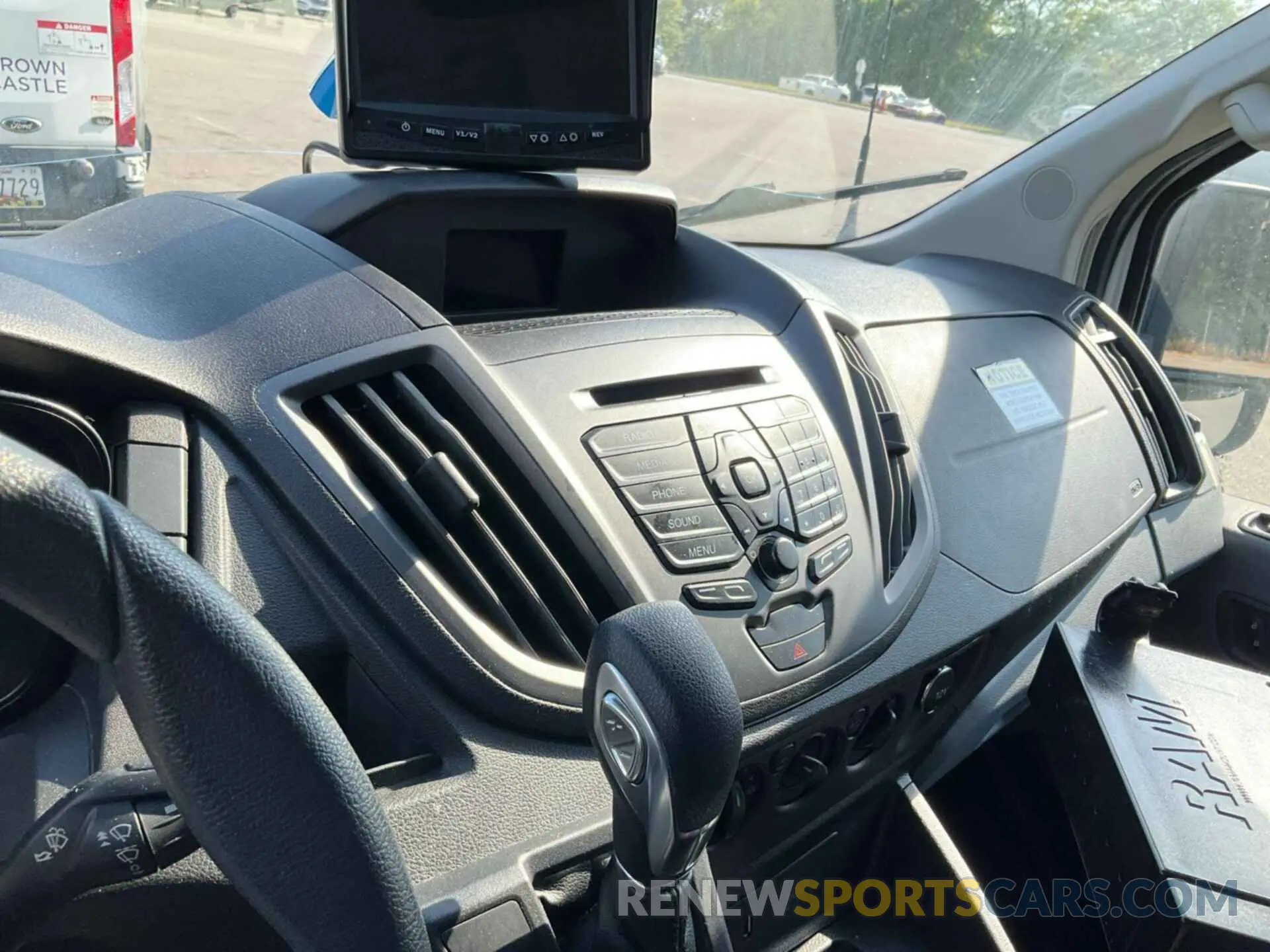 34 Photograph of a damaged car 1FTBW2YM1KKA29394 FORD TRANSIT-350 2019