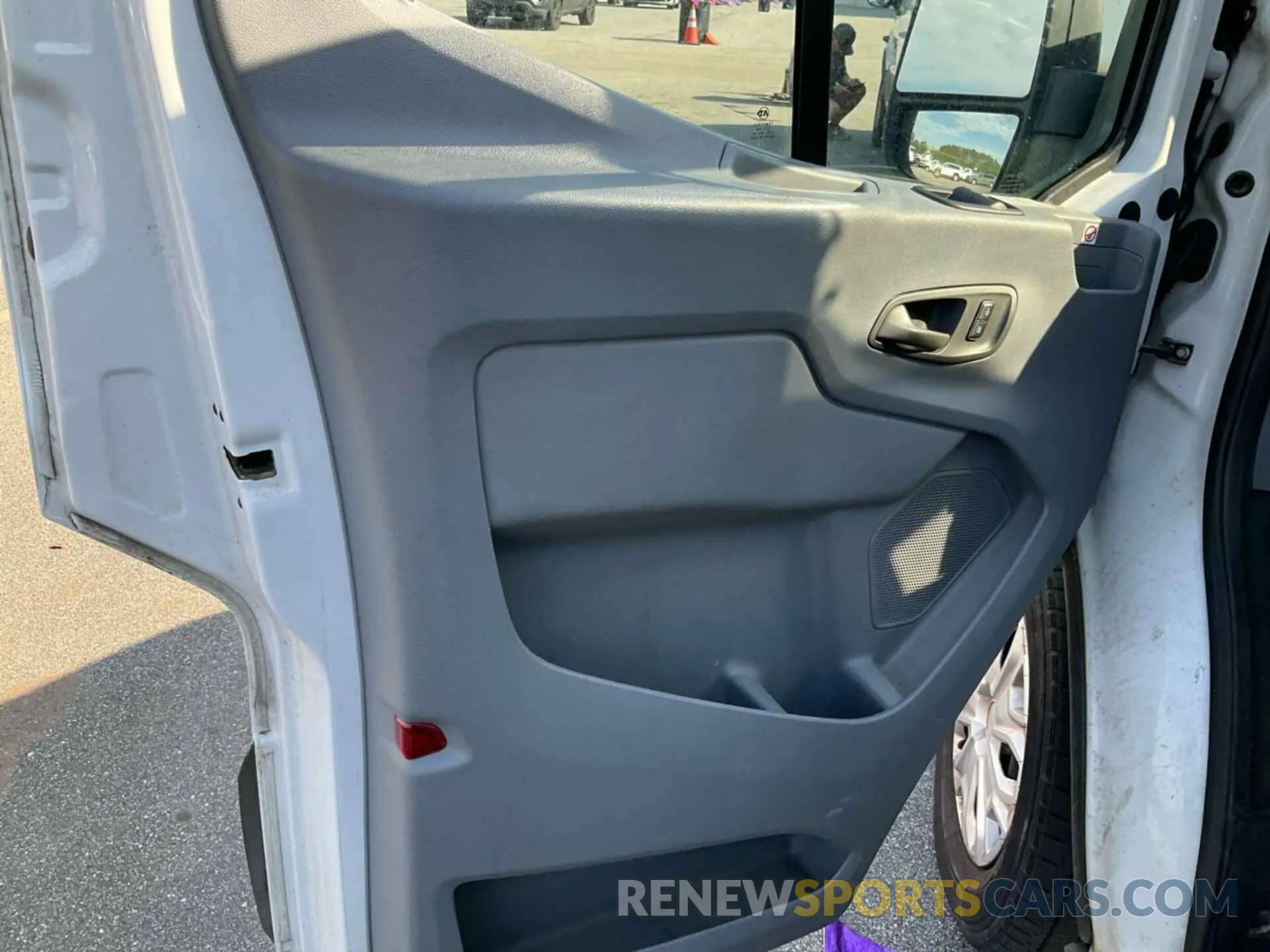 37 Photograph of a damaged car 1FTBW2YM1KKA29394 FORD TRANSIT-350 2019