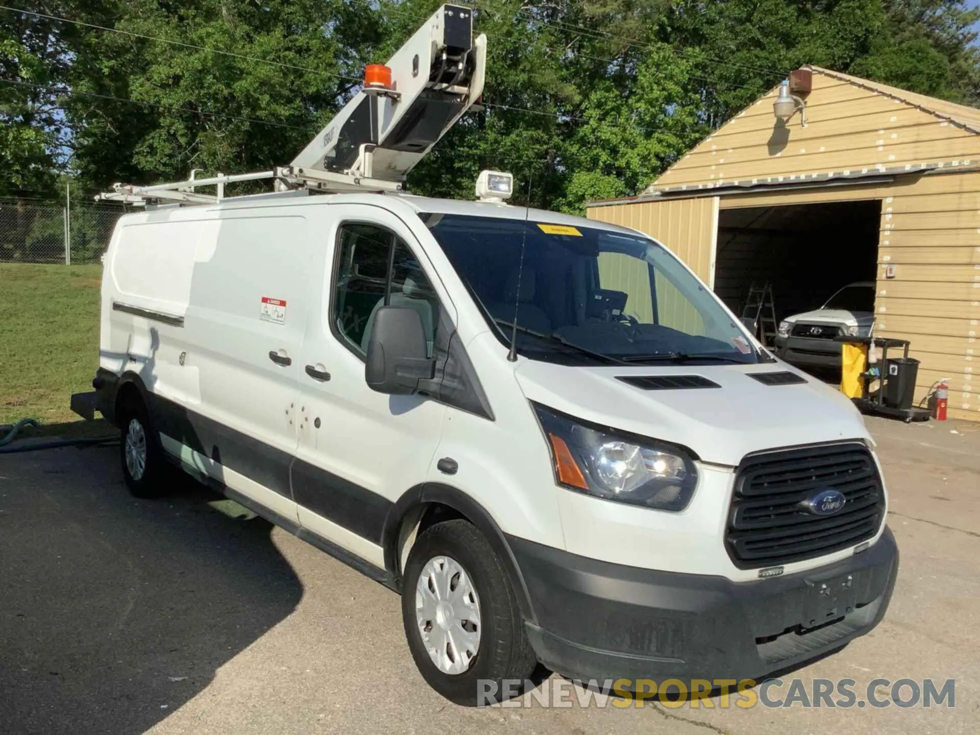 40 Photograph of a damaged car 1FTBW2YM1KKA29394 FORD TRANSIT-350 2019
