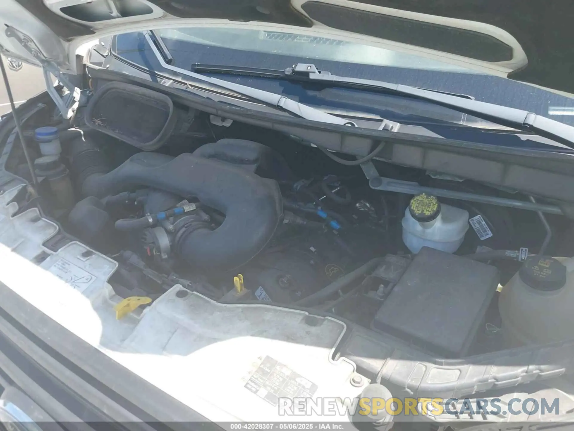 10 Photograph of a damaged car 1FTBW2YM6KKA10128 FORD TRANSIT-350 2019