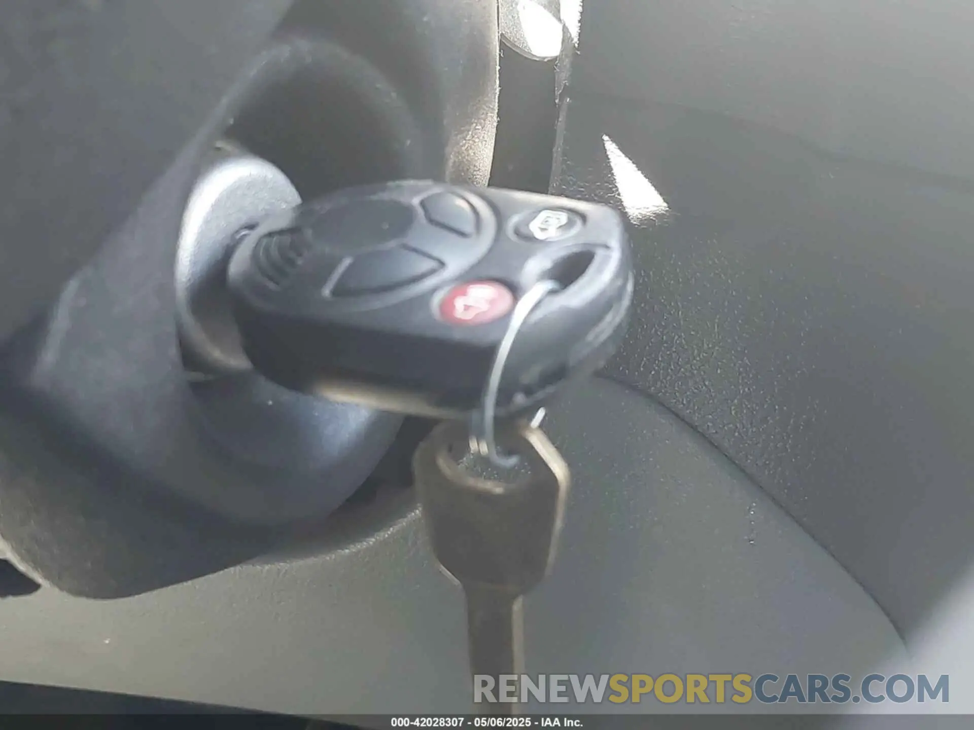 11 Photograph of a damaged car 1FTBW2YM6KKA10128 FORD TRANSIT-350 2019
