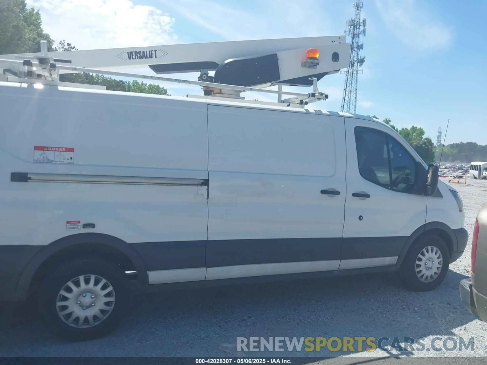 13 Photograph of a damaged car 1FTBW2YM6KKA10128 FORD TRANSIT-350 2019