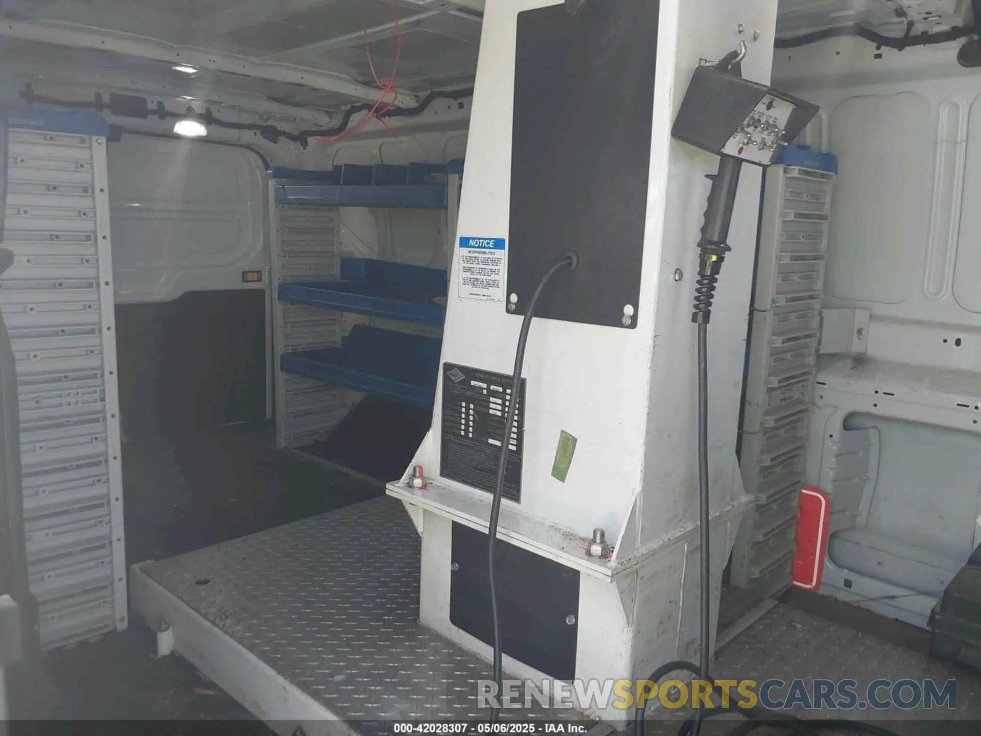8 Photograph of a damaged car 1FTBW2YM6KKA10128 FORD TRANSIT-350 2019