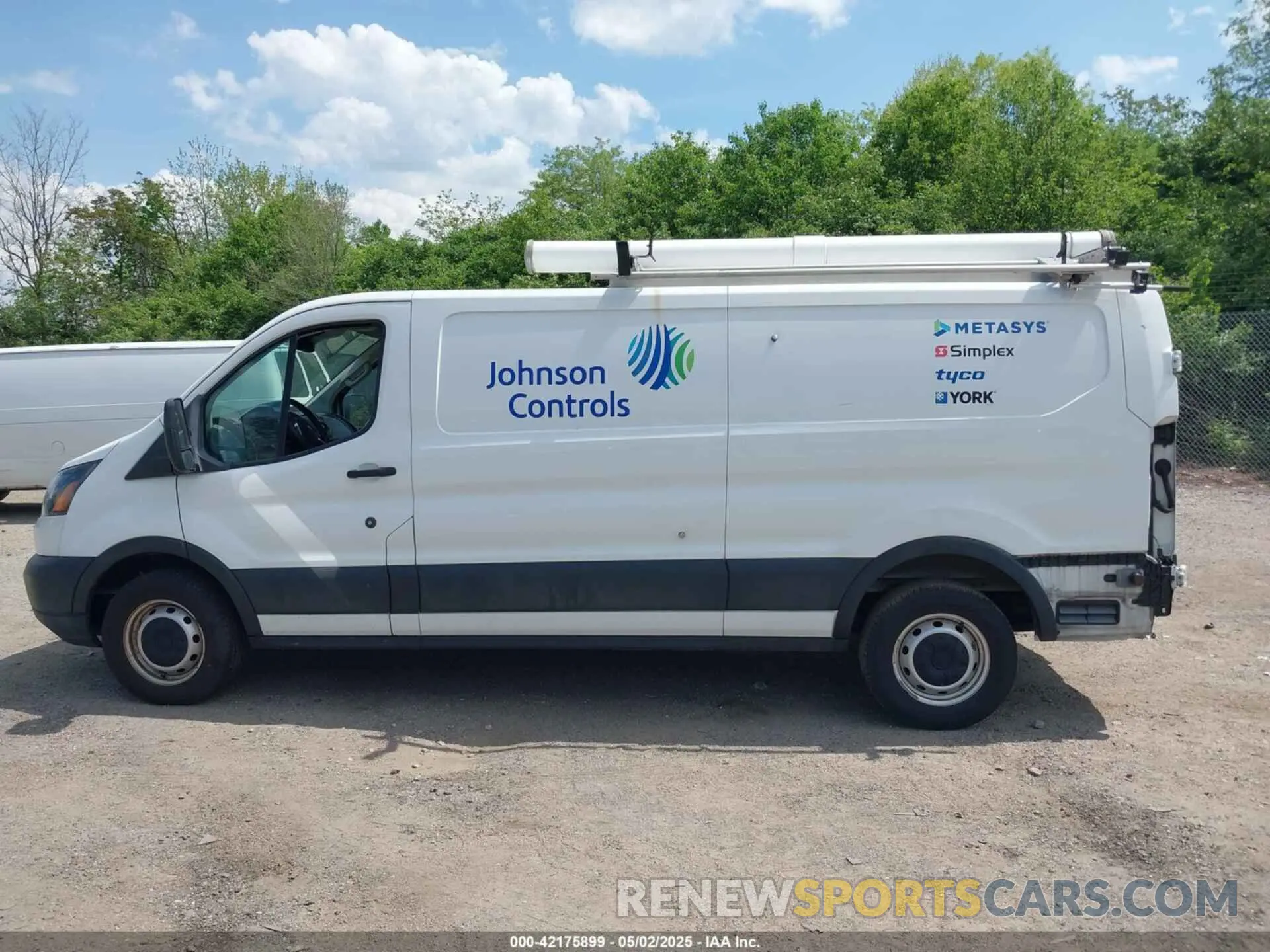 14 Photograph of a damaged car 1FTBW2YMXKKA24193 FORD TRANSIT-350 2019